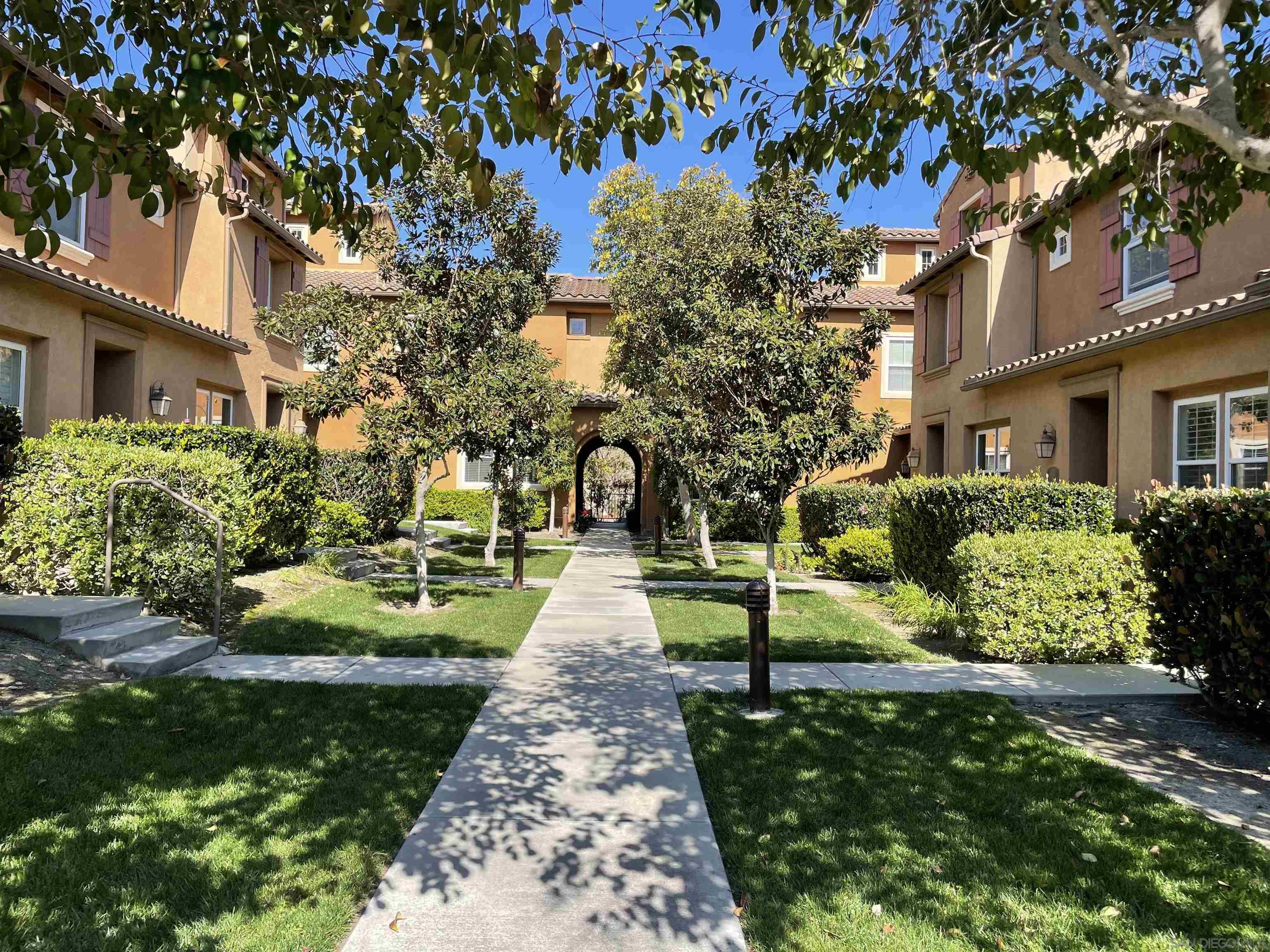 Detail Gallery Image 21 of 30 For 17070  Calle Trevino  #5,  San Diego,  CA 92127 - 3 Beds | 2/1 Baths