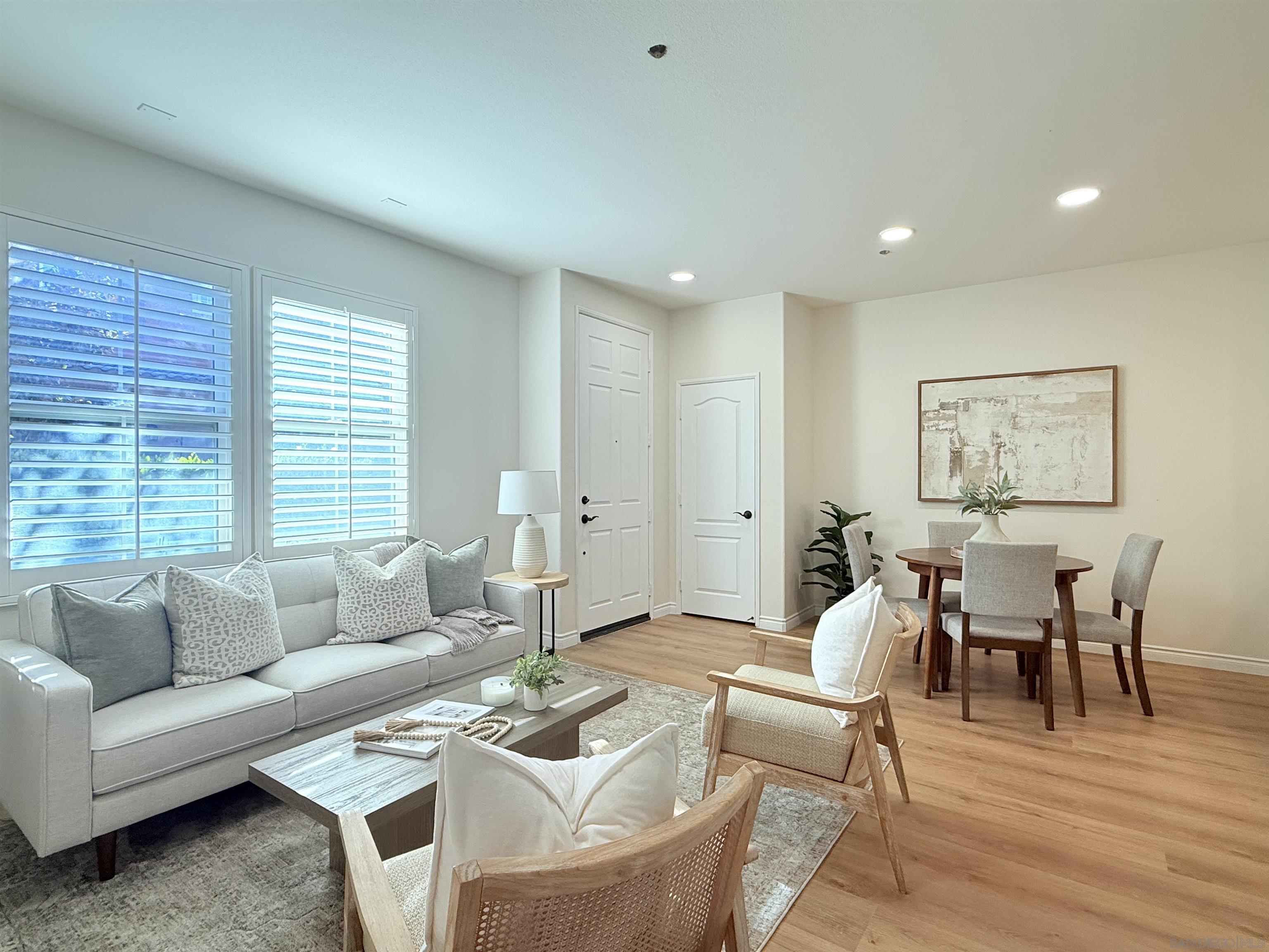 Detail Gallery Image 4 of 30 For 17070  Calle Trevino  #5,  San Diego,  CA 92127 - 3 Beds | 2/1 Baths