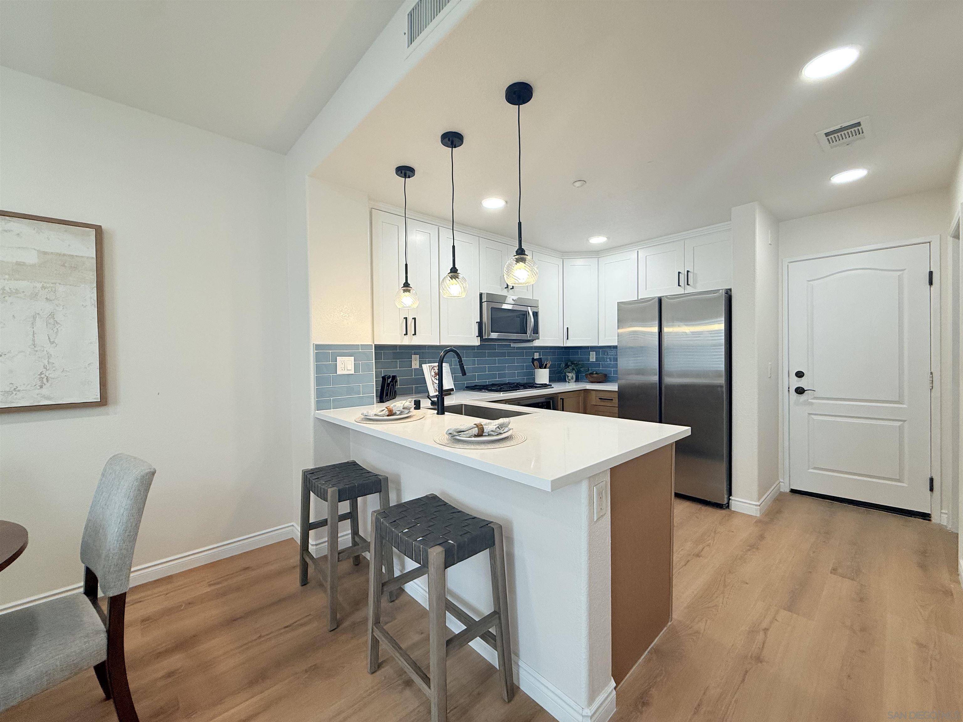 Detail Gallery Image 6 of 30 For 17070  Calle Trevino  #5,  San Diego,  CA 92127 - 3 Beds | 2/1 Baths