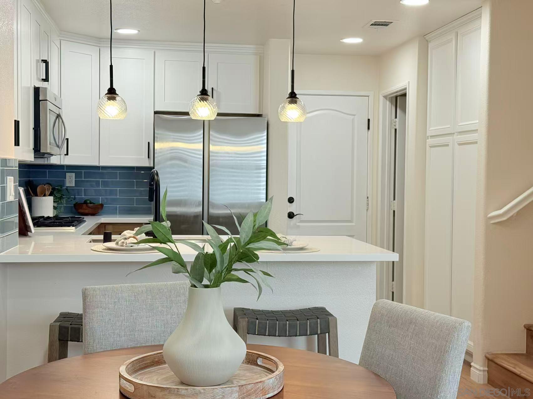 Detail Gallery Image 9 of 30 For 17070  Calle Trevino  #5,  San Diego,  CA 92127 - 3 Beds | 2/1 Baths