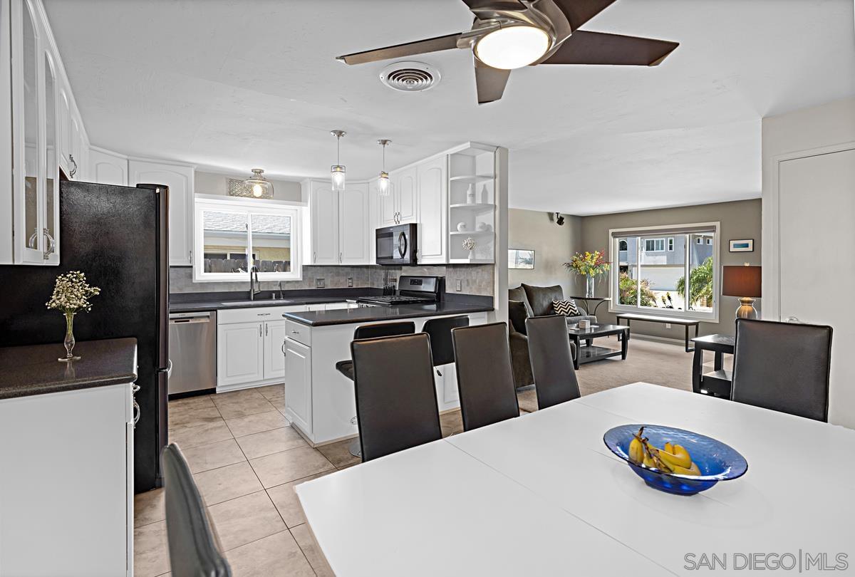 Detail Gallery Image 11 of 43 For 8427  Amino Dr, Santee,  CA 92071 - 4 Beds | 3 Baths