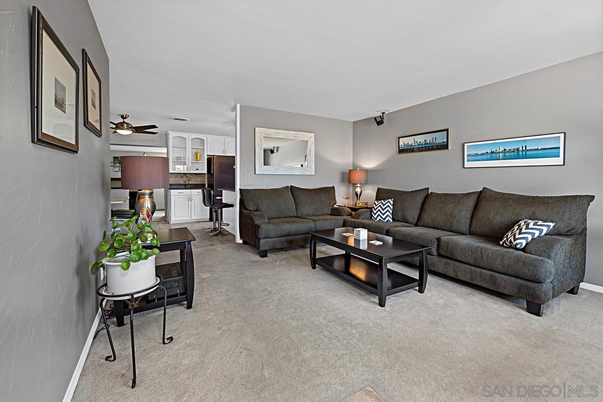 Detail Gallery Image 4 of 43 For 8427  Amino Dr, Santee,  CA 92071 - 4 Beds | 3 Baths