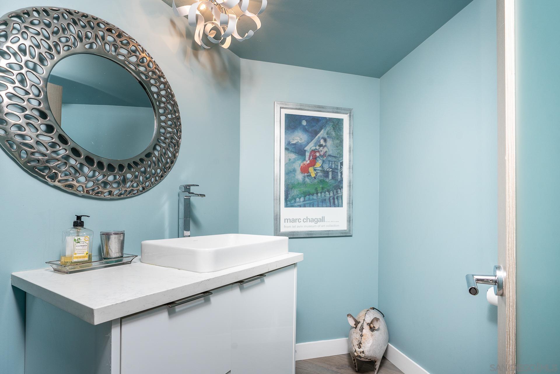 Detail Gallery Image 13 of 61 For 1060  America Way, Del Mar,  CA 92014 - 2 Beds | 2/1 Baths