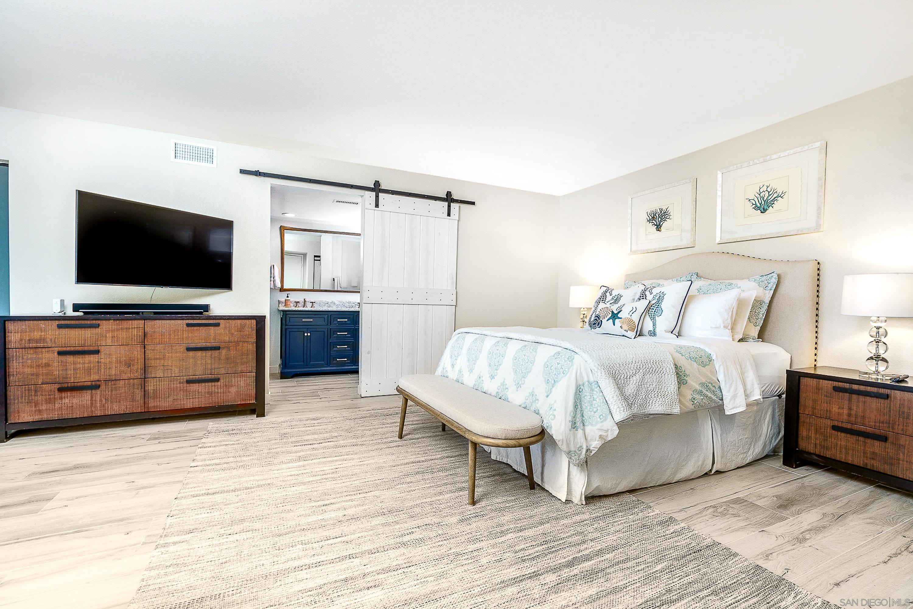 Detail Gallery Image 19 of 61 For 1060  America Way, Del Mar,  CA 92014 - 2 Beds | 2/1 Baths