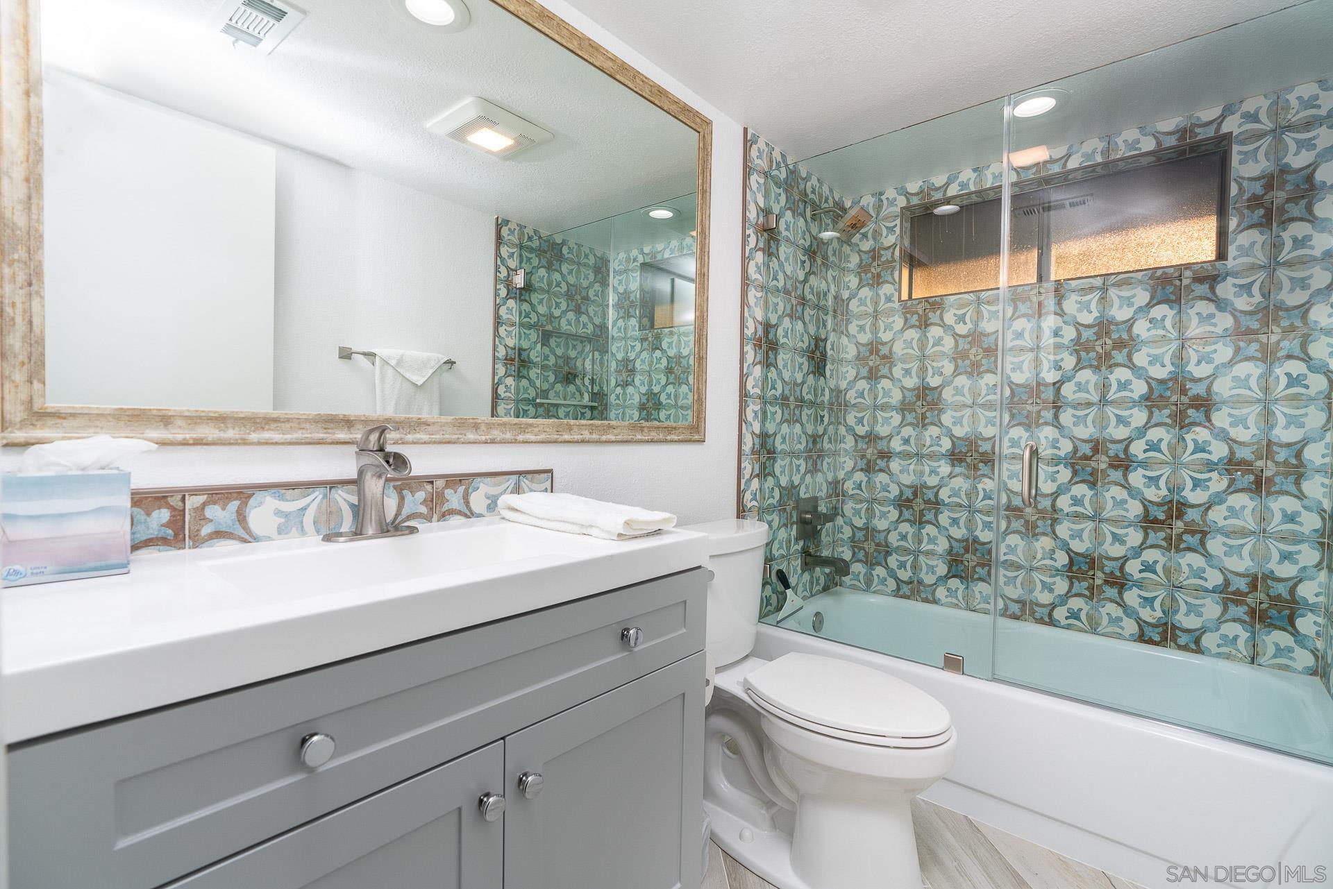 Detail Gallery Image 24 of 61 For 1060  America Way, Del Mar,  CA 92014 - 2 Beds | 2/1 Baths