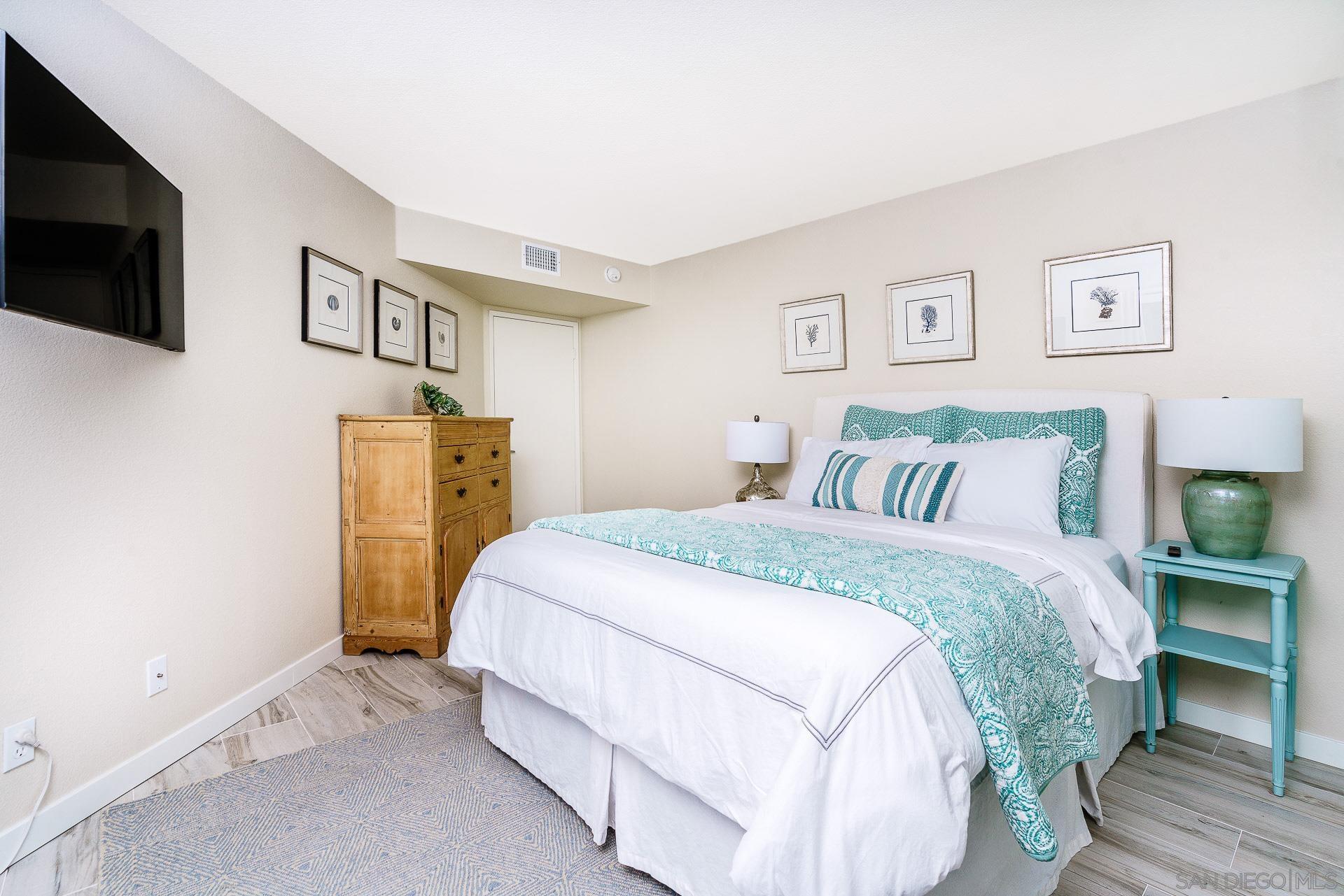 Detail Gallery Image 26 of 61 For 1060  America Way, Del Mar,  CA 92014 - 2 Beds | 2/1 Baths