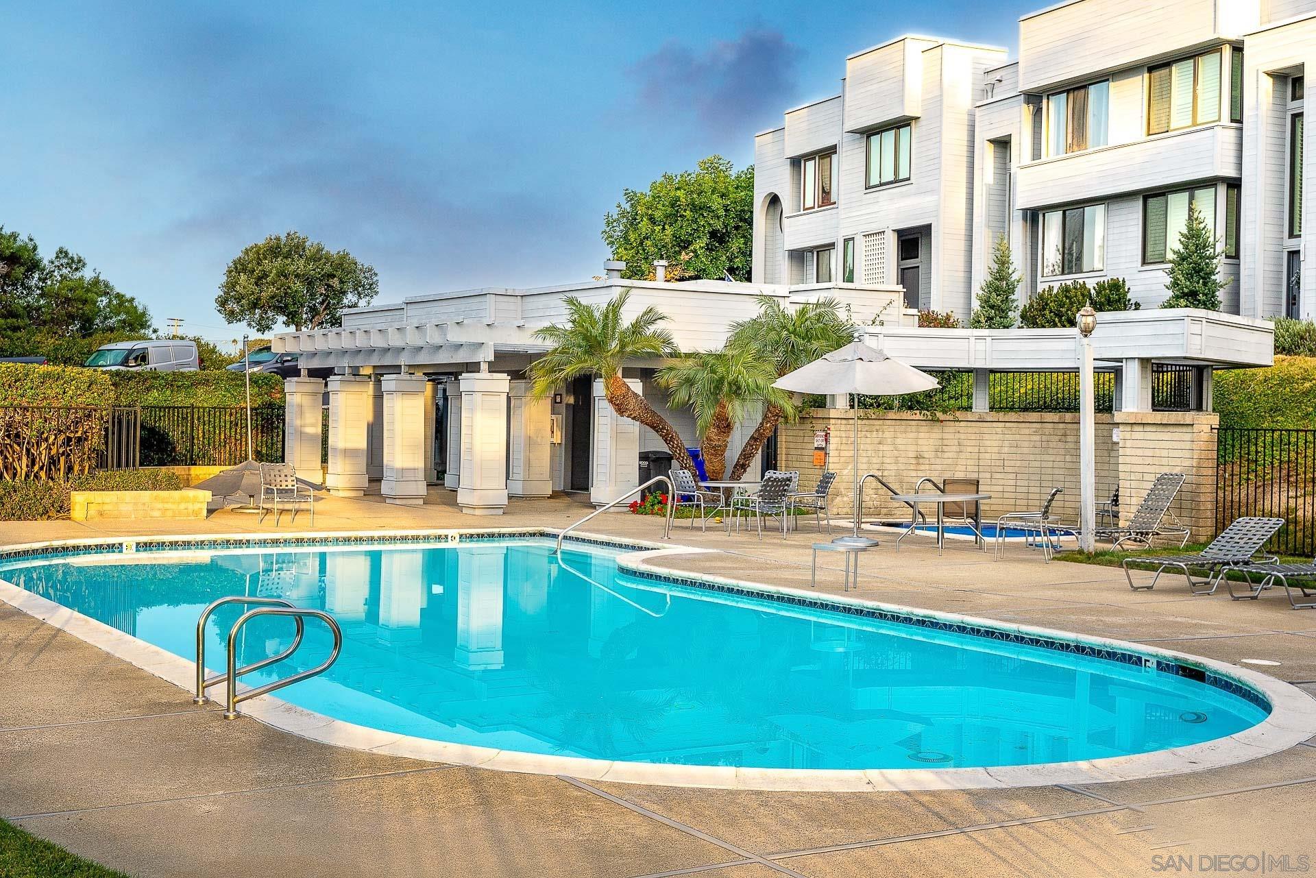 Detail Gallery Image 30 of 61 For 1060  America Way, Del Mar,  CA 92014 - 2 Beds | 2/1 Baths