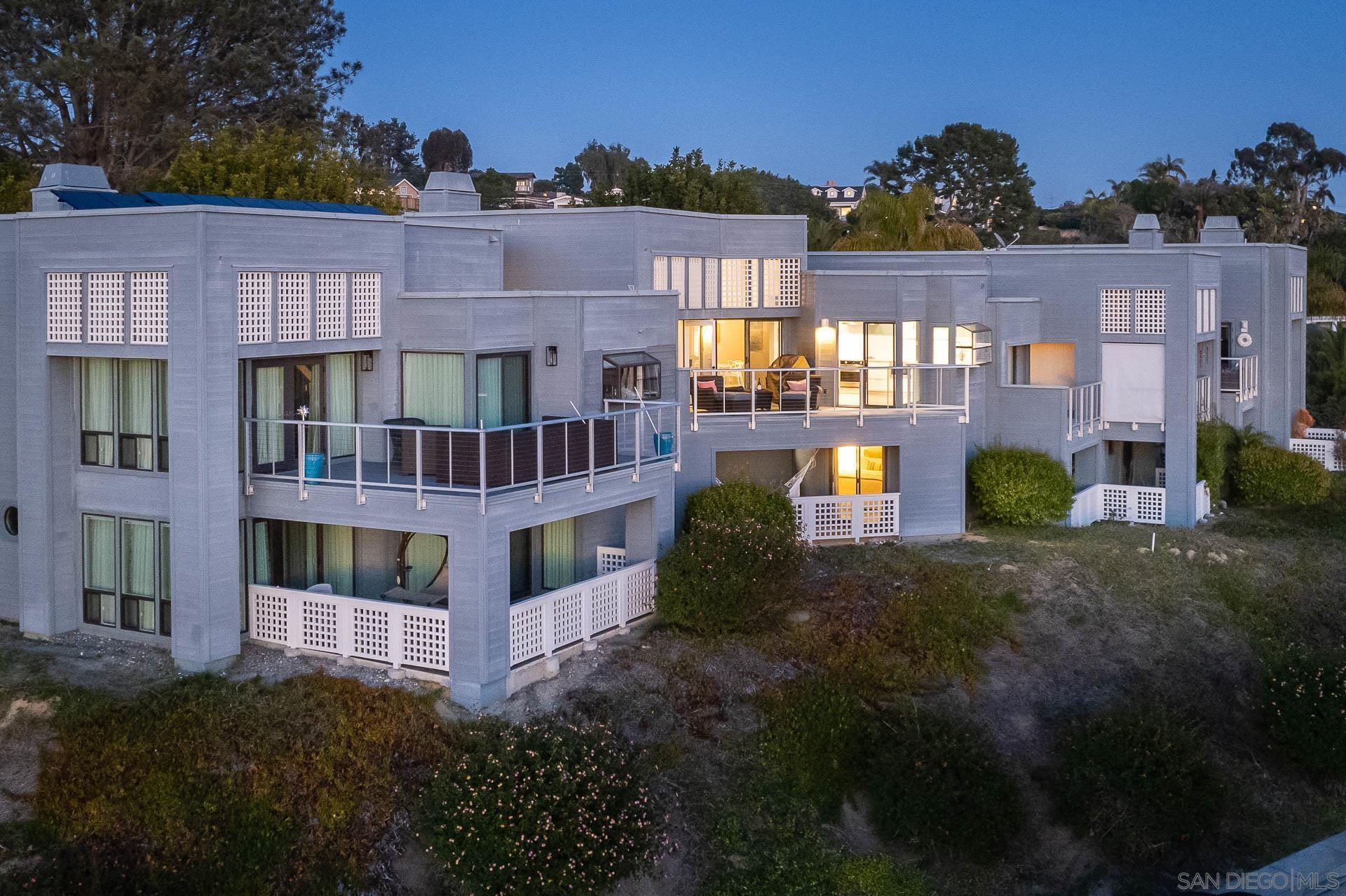 Detail Gallery Image 34 of 61 For 1060  America Way, Del Mar,  CA 92014 - 2 Beds | 2/1 Baths