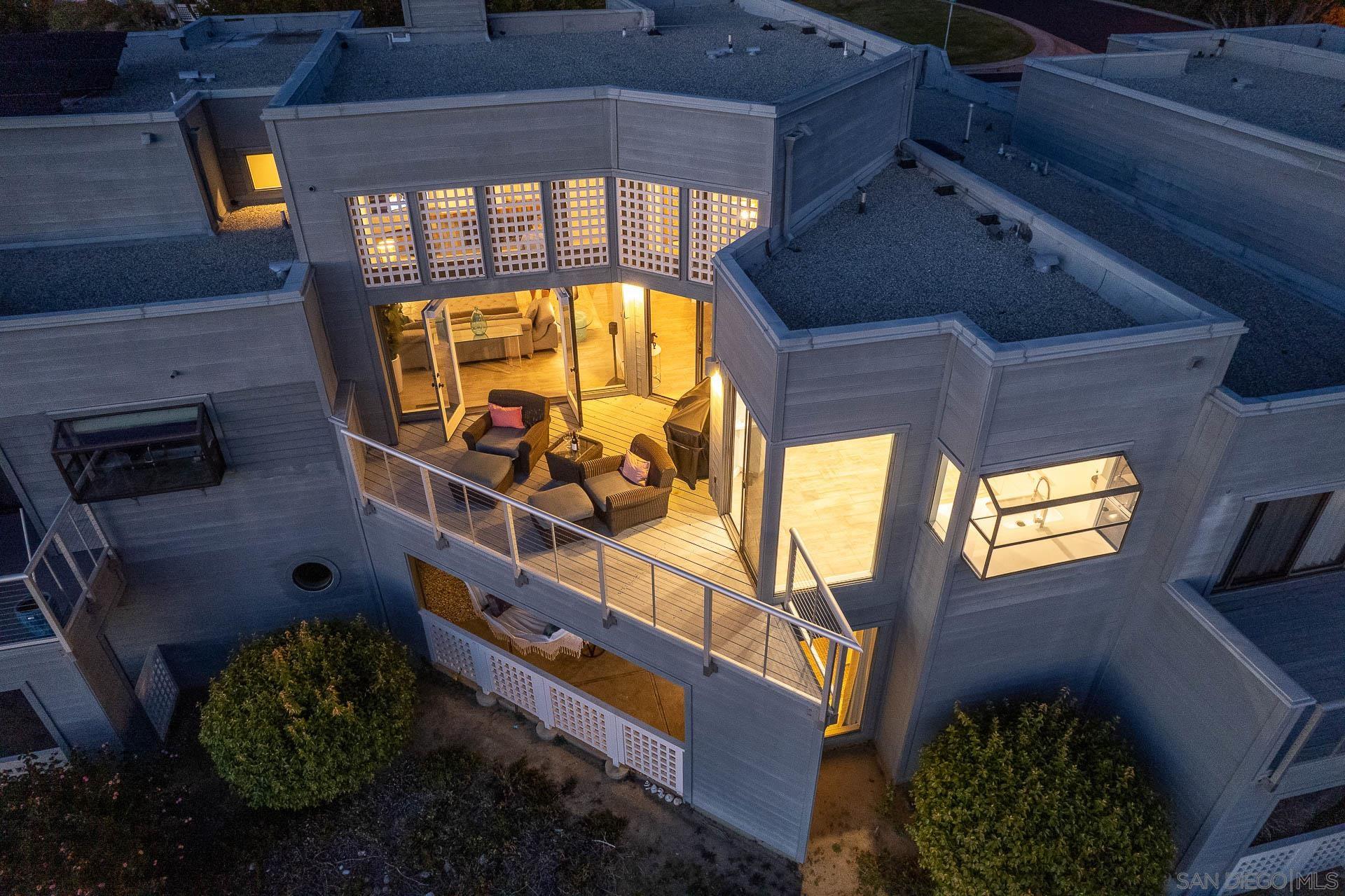 Detail Gallery Image 35 of 61 For 1060  America Way, Del Mar,  CA 92014 - 2 Beds | 2/1 Baths