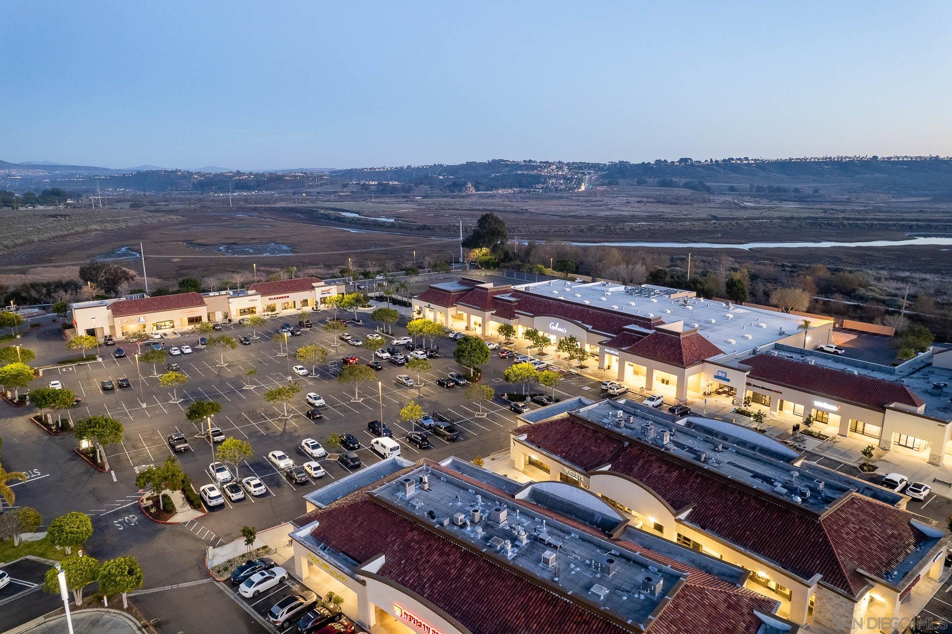 Detail Gallery Image 38 of 61 For 1060  America Way, Del Mar,  CA 92014 - 2 Beds | 2/1 Baths