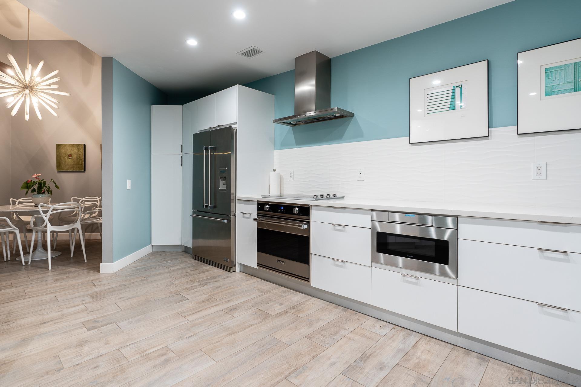 Detail Gallery Image 9 of 61 For 1060  America Way, Del Mar,  CA 92014 - 2 Beds | 2/1 Baths