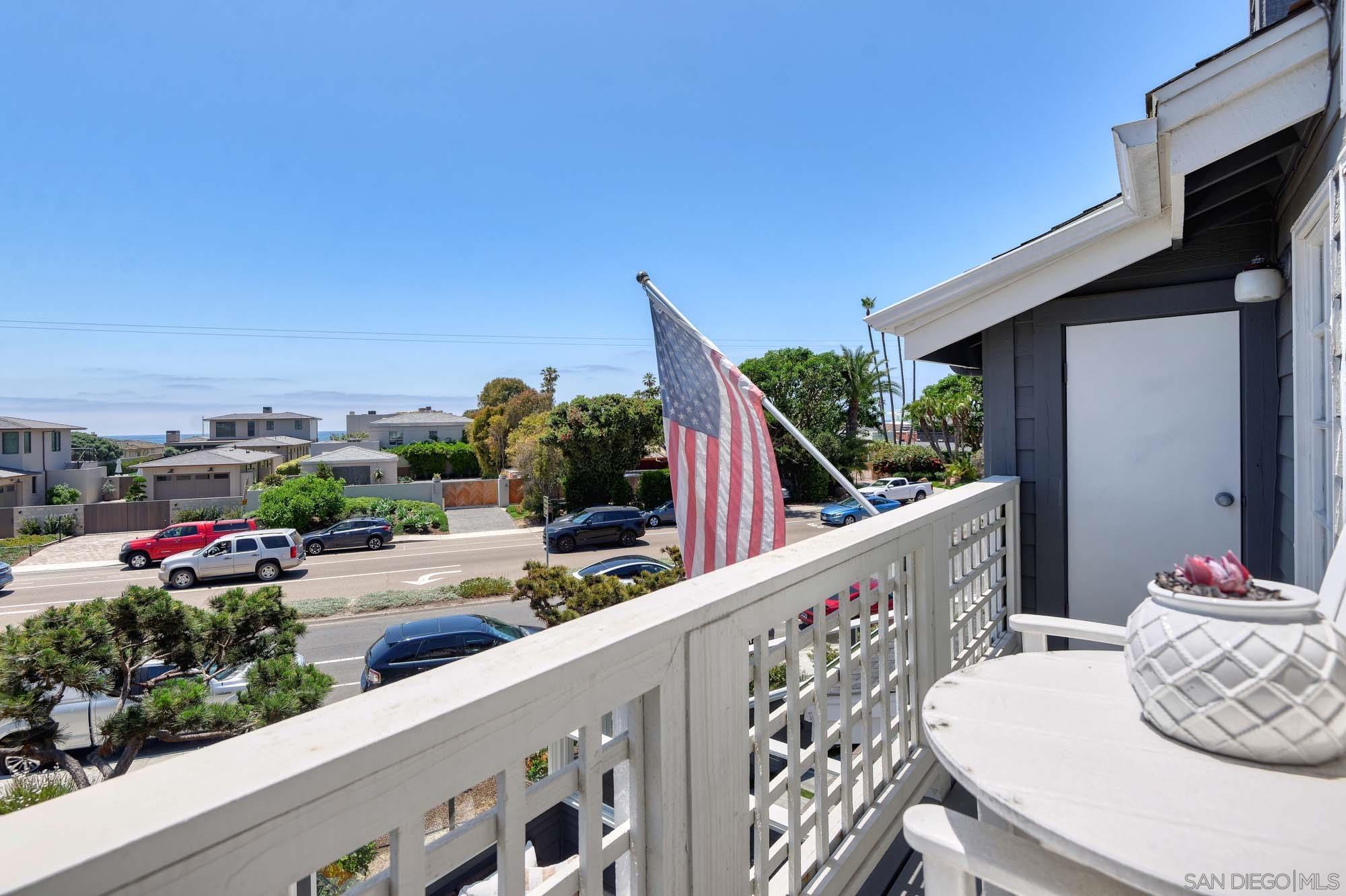 Detail Gallery Image 15 of 31 For 2921  Sandy Pointe  #3,  Del Mar,  CA 92014 - 2 Beds | 2/1 Baths