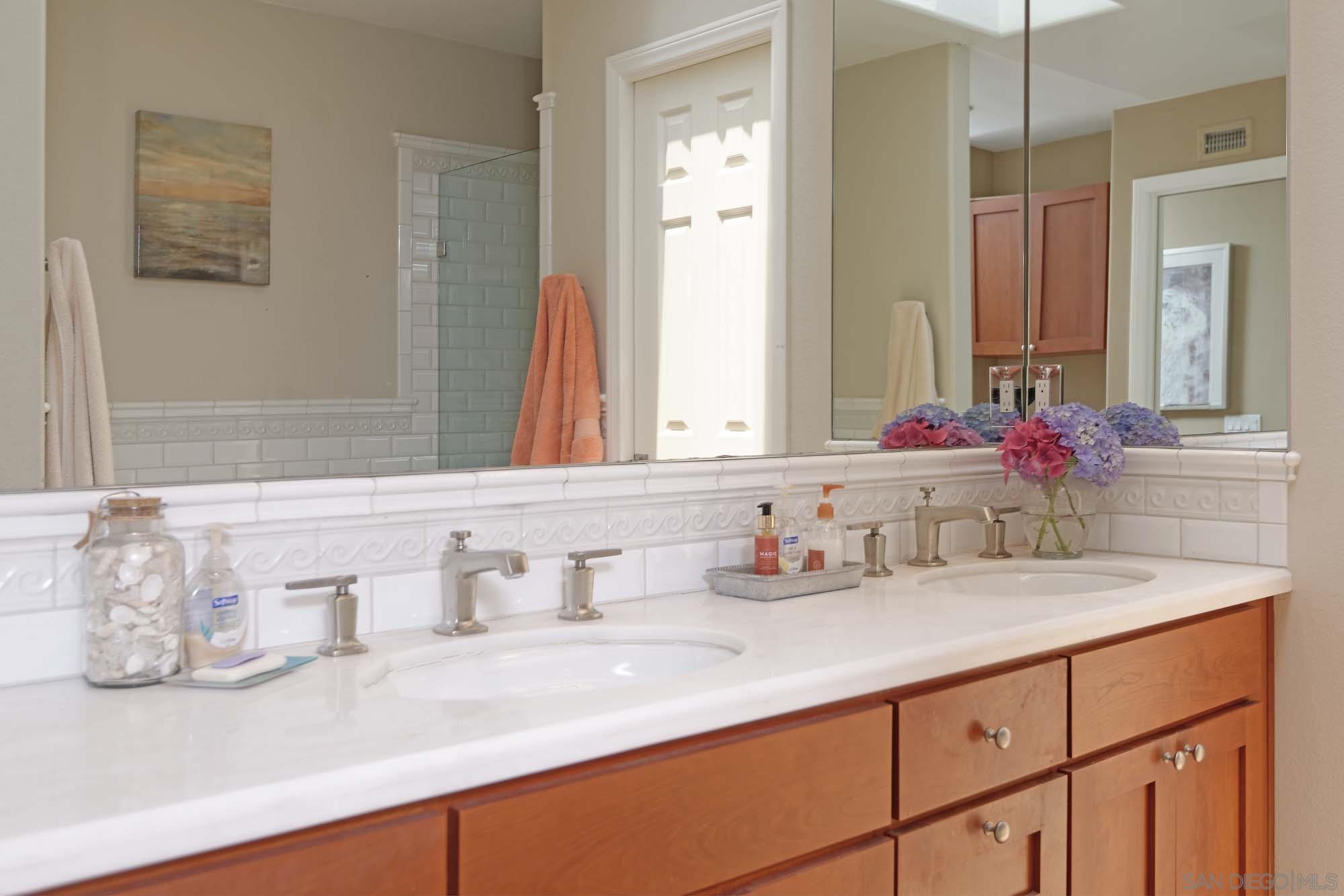 Detail Gallery Image 17 of 31 For 2921  Sandy Pointe  #3,  Del Mar,  CA 92014 - 2 Beds | 2/1 Baths