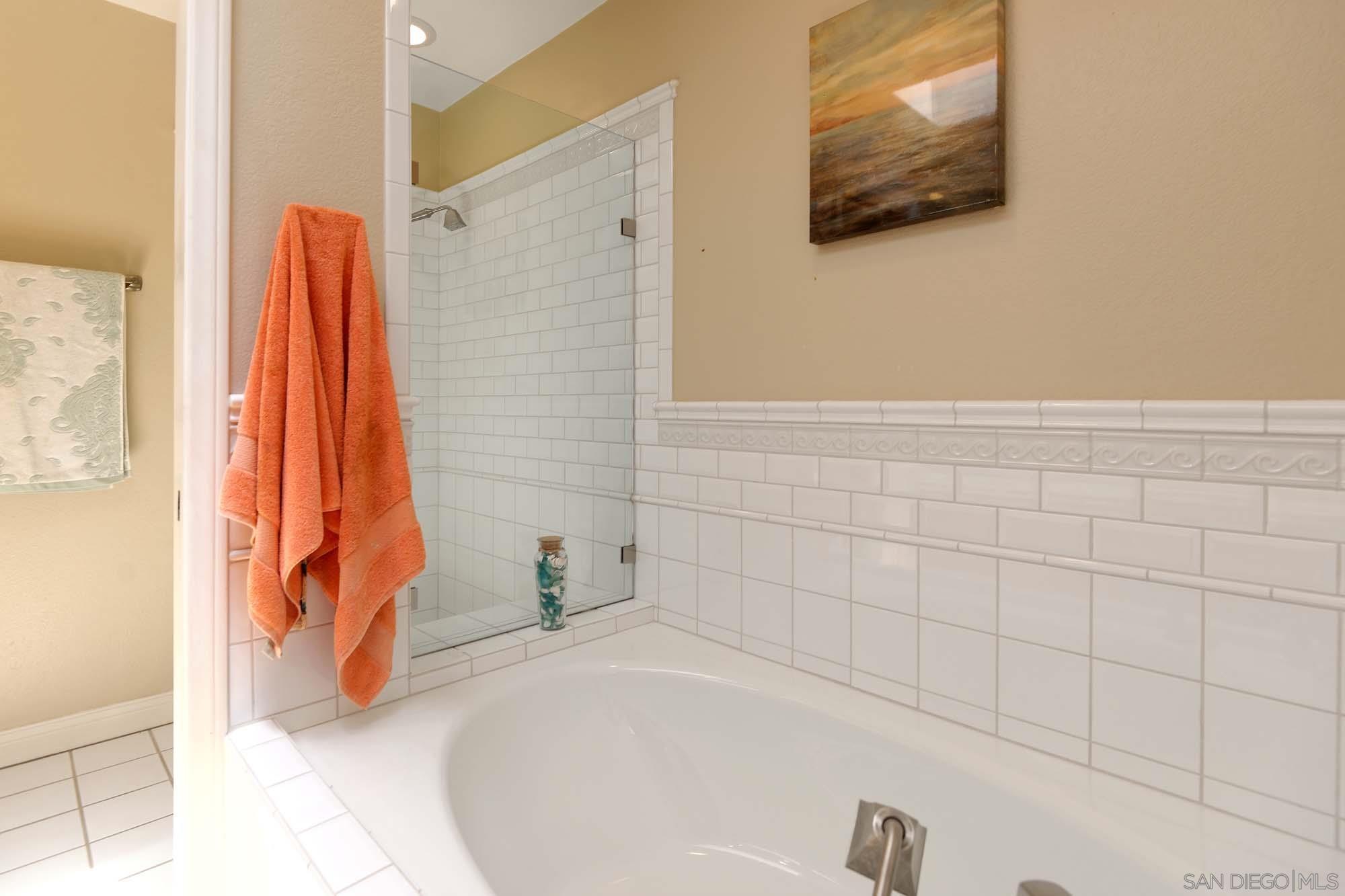 Detail Gallery Image 18 of 31 For 2921  Sandy Pointe  #3,  Del Mar,  CA 92014 - 2 Beds | 2/1 Baths