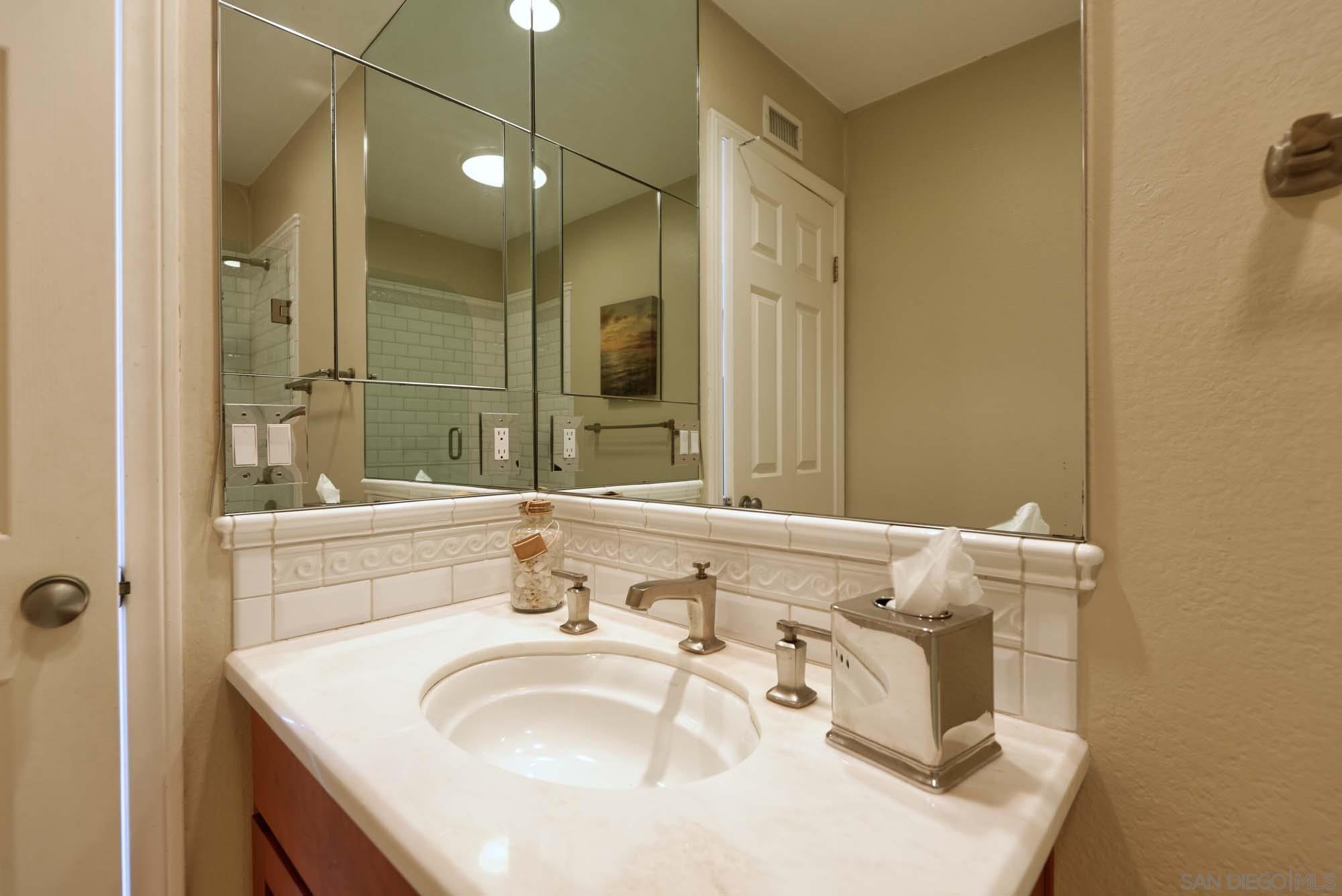 Detail Gallery Image 20 of 31 For 2921  Sandy Pointe  #3,  Del Mar,  CA 92014 - 2 Beds | 2/1 Baths