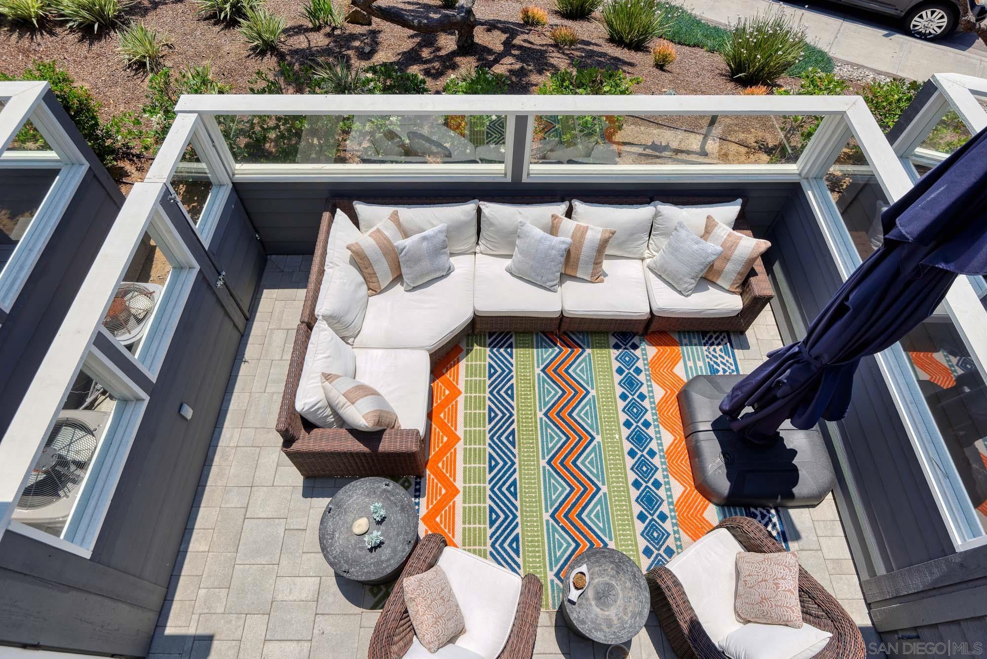 Detail Gallery Image 21 of 31 For 2921  Sandy Pointe  #3,  Del Mar,  CA 92014 - 2 Beds | 2/1 Baths