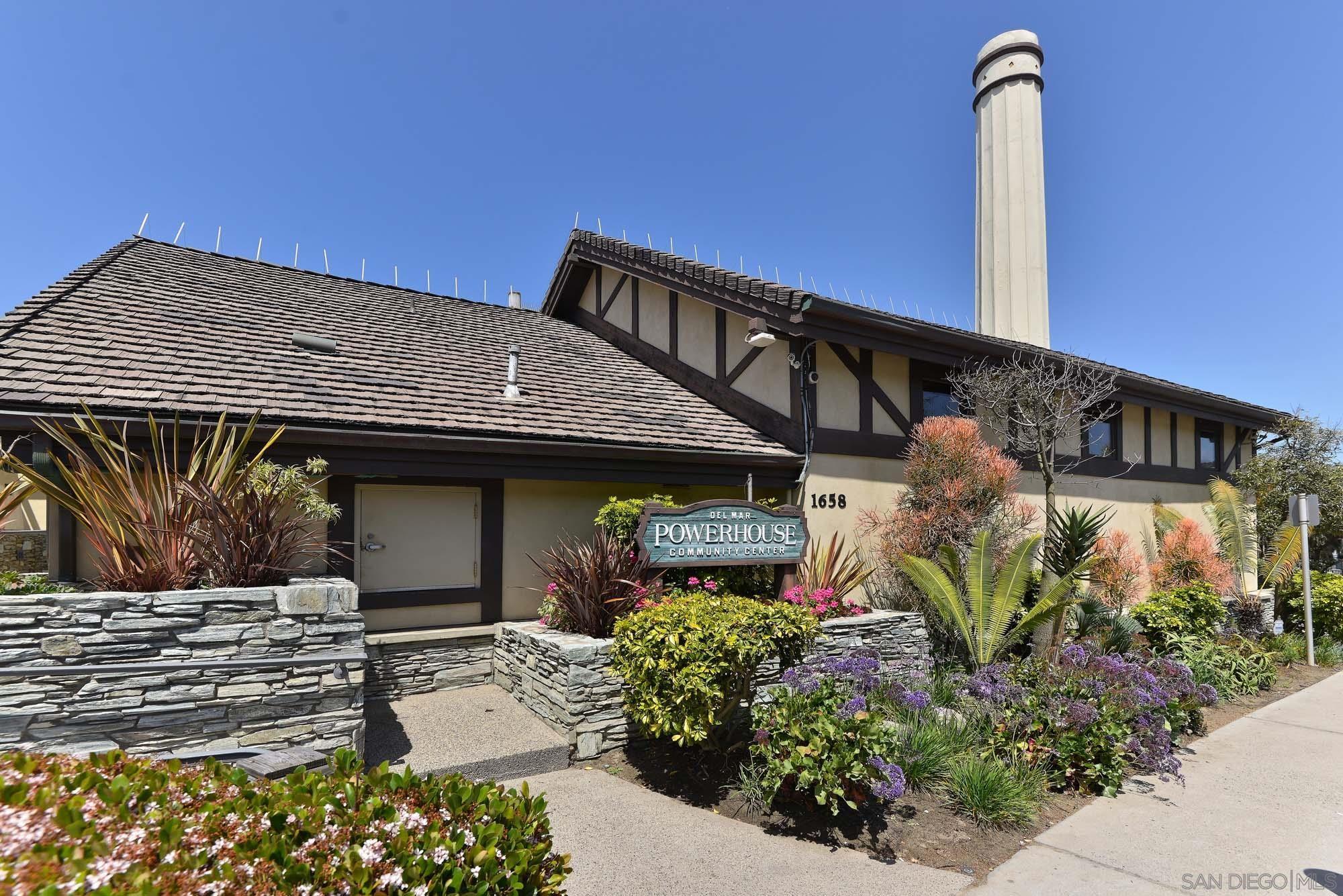 Detail Gallery Image 27 of 31 For 2921  Sandy Pointe  #3,  Del Mar,  CA 92014 - 2 Beds | 2/1 Baths