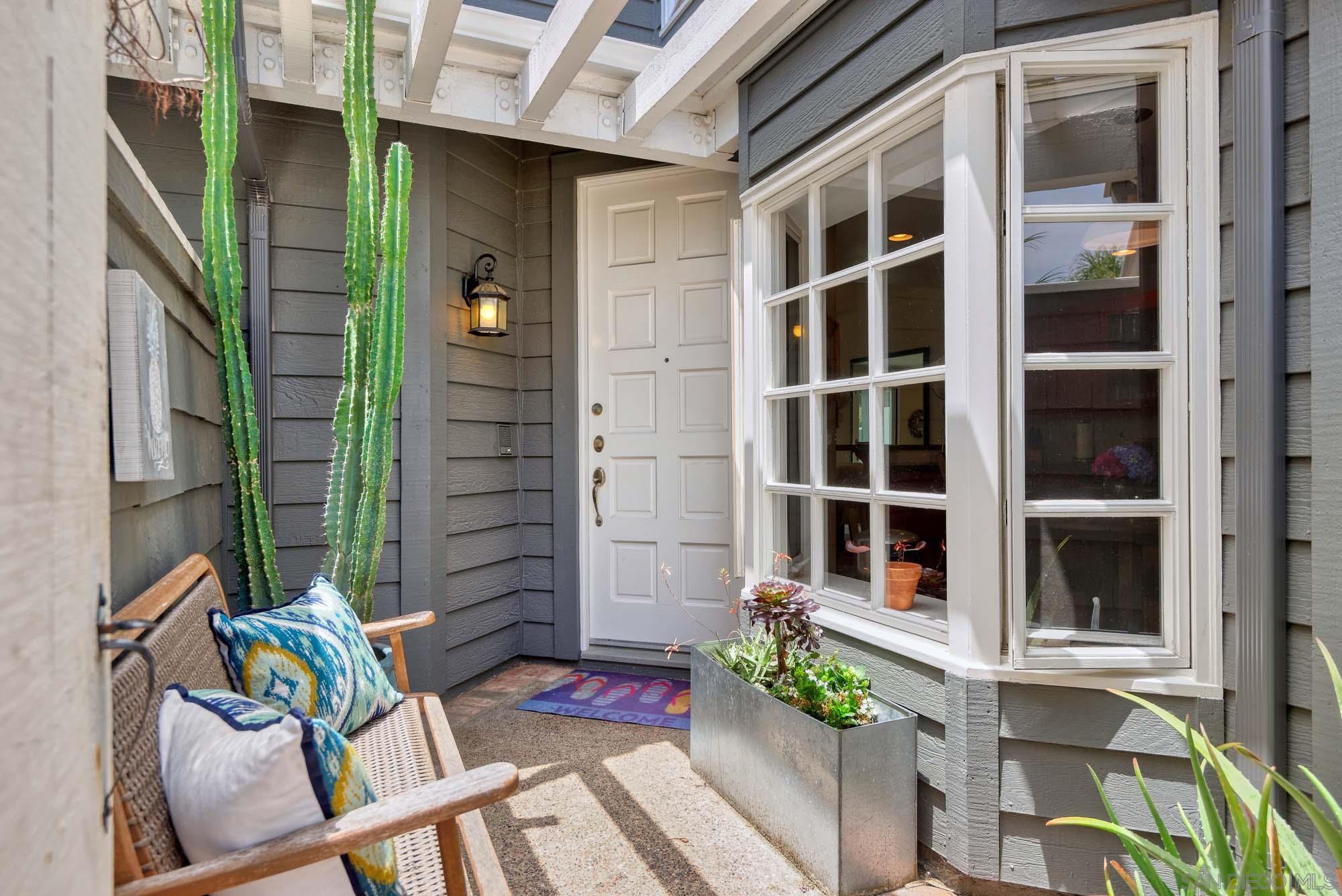 Detail Gallery Image 6 of 31 For 2921  Sandy Pointe  #3,  Del Mar,  CA 92014 - 2 Beds | 2/1 Baths