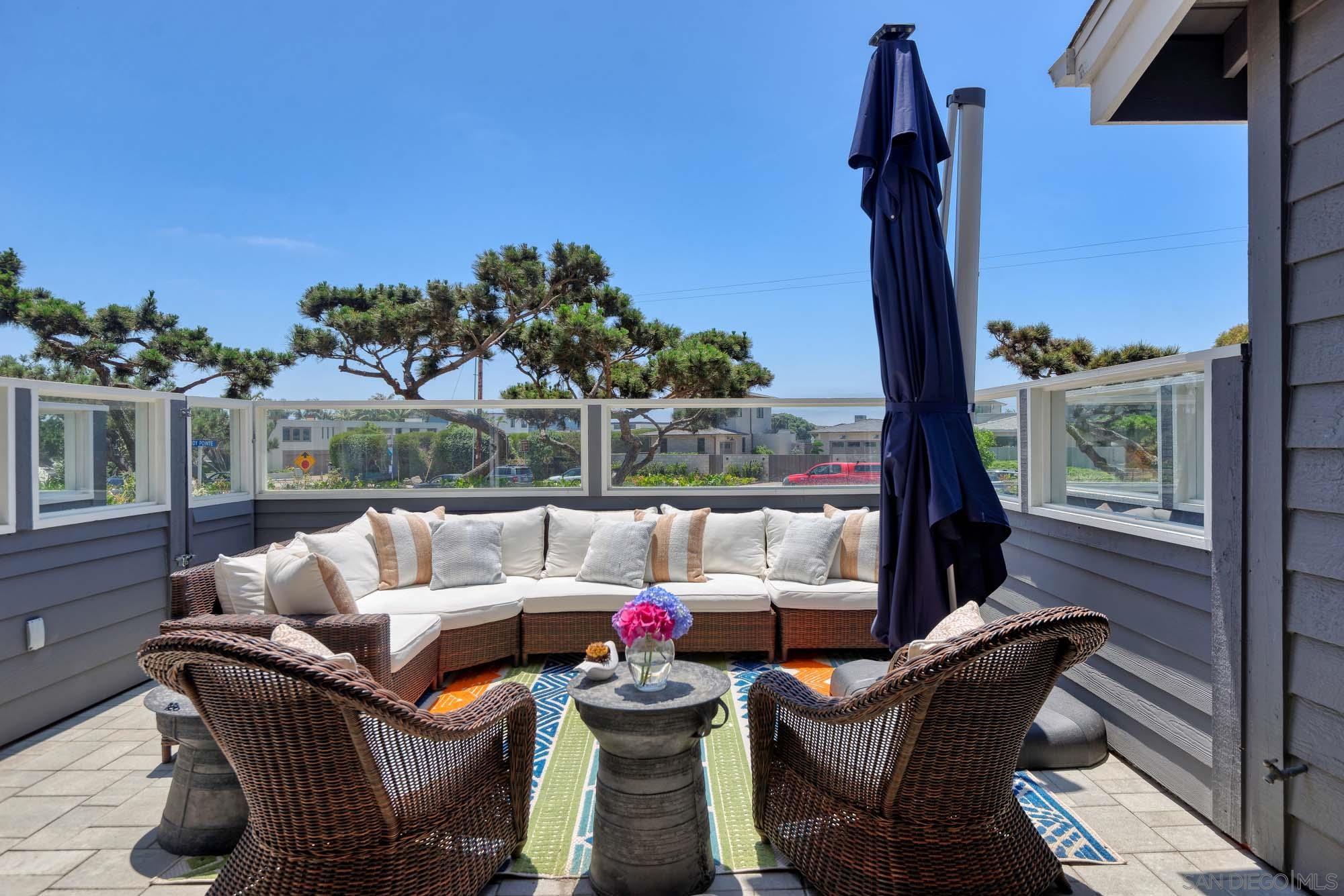 Detail Gallery Image 8 of 31 For 2921  Sandy Pointe  #3,  Del Mar,  CA 92014 - 2 Beds | 2/1 Baths