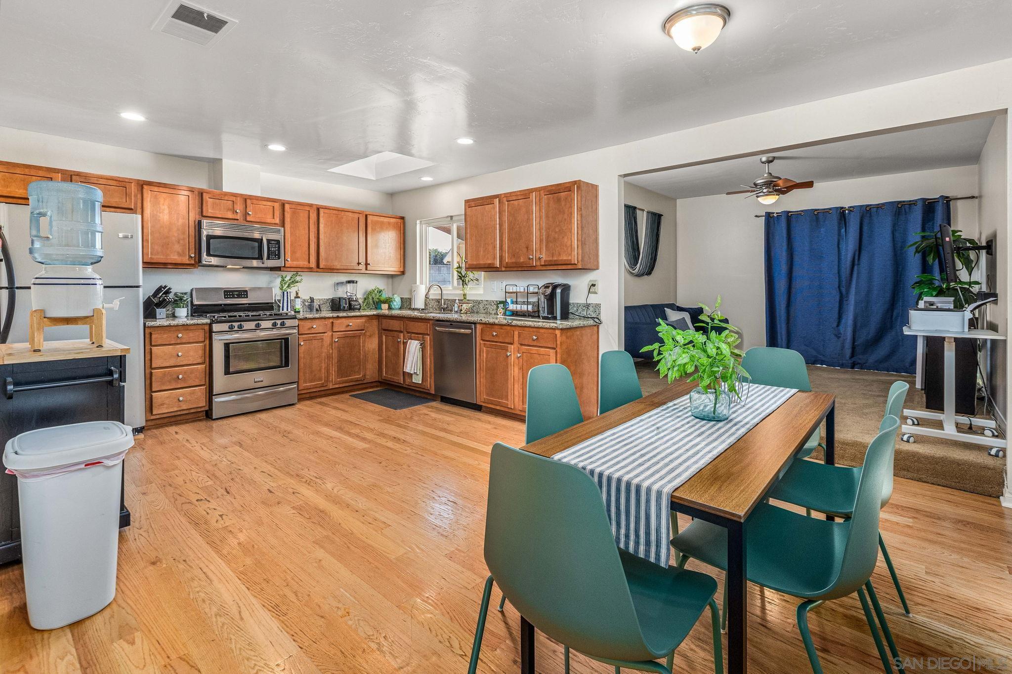 Detail Gallery Image 6 of 28 For 1440  Wilson Ave, Escondido,  CA 92027 - 3 Beds | 2 Baths