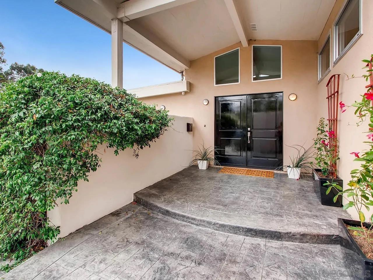 Detail Gallery Image 2 of 15 For 6428  Shirehall Dr, San Diego,  CA 92111 - 4 Beds | 3 Baths