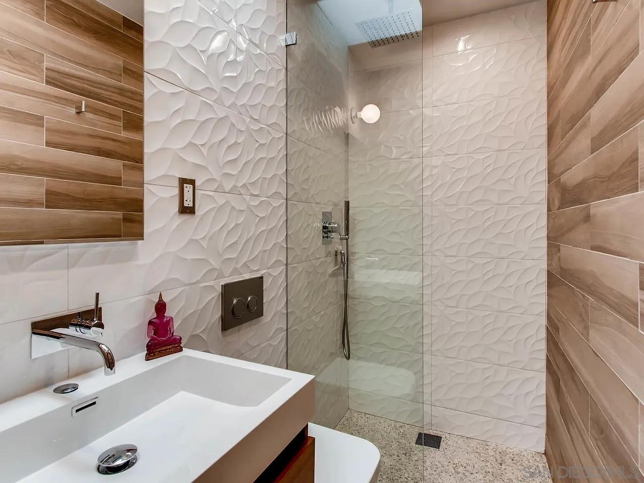 Detail Gallery Image 12 of 15 For 6428  Shirehall Dr, San Diego,  CA 92111 - 4 Beds | 3 Baths