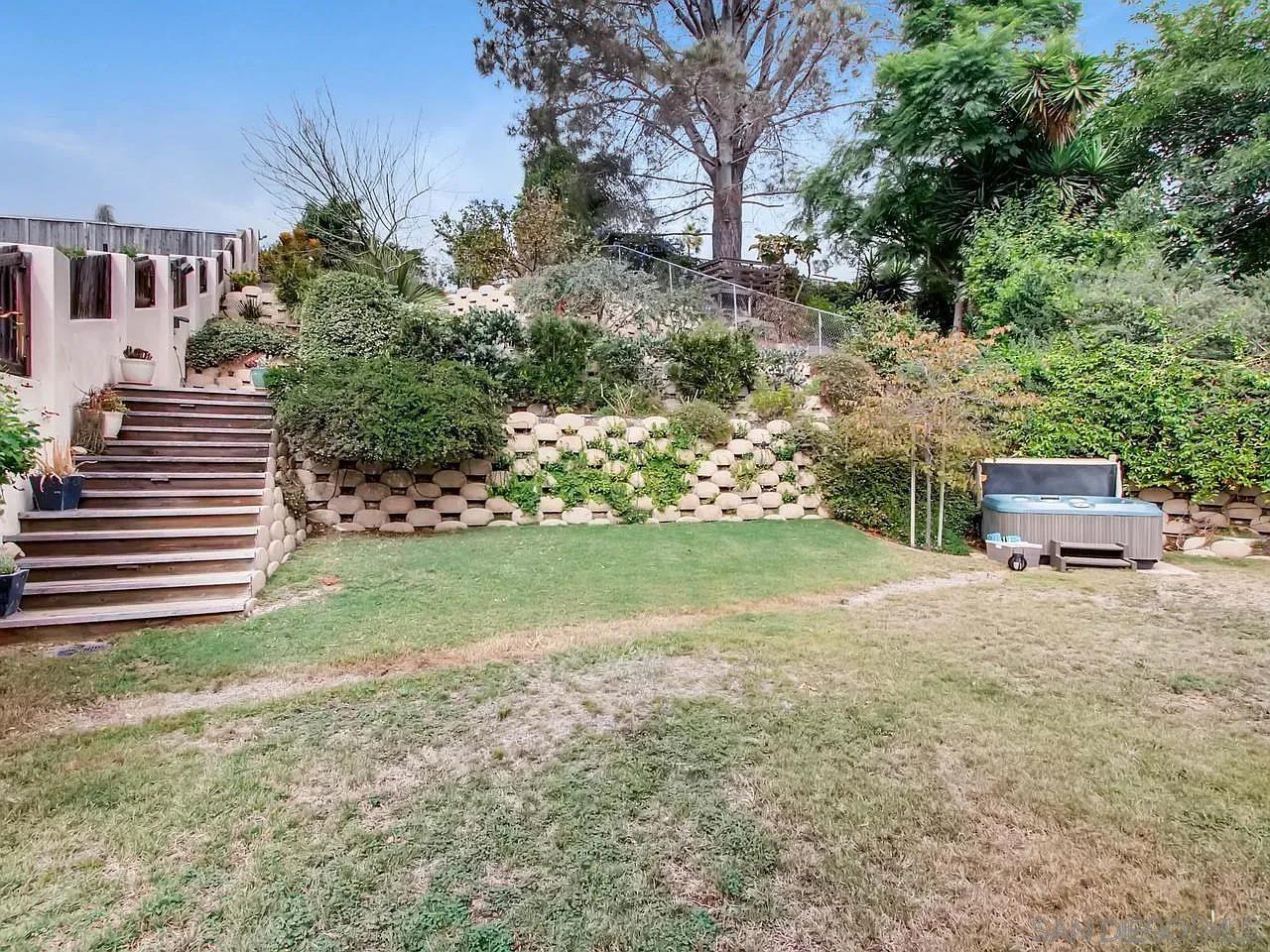 Detail Gallery Image 13 of 15 For 6428  Shirehall Dr, San Diego,  CA 92111 - 4 Beds | 3 Baths