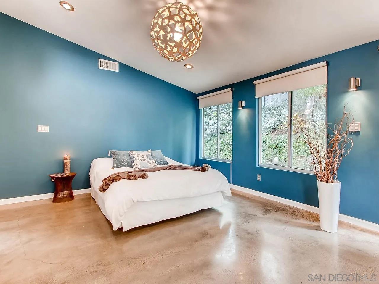 Detail Gallery Image 8 of 15 For 6428  Shirehall Dr, San Diego,  CA 92111 - 4 Beds | 3 Baths