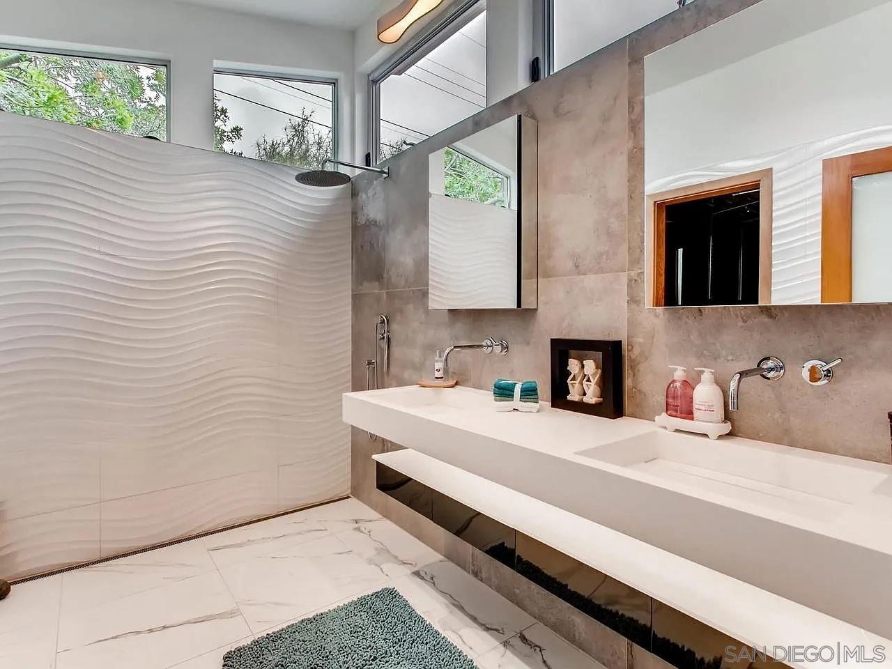 Detail Gallery Image 9 of 15 For 6428  Shirehall Dr, San Diego,  CA 92111 - 4 Beds | 3 Baths