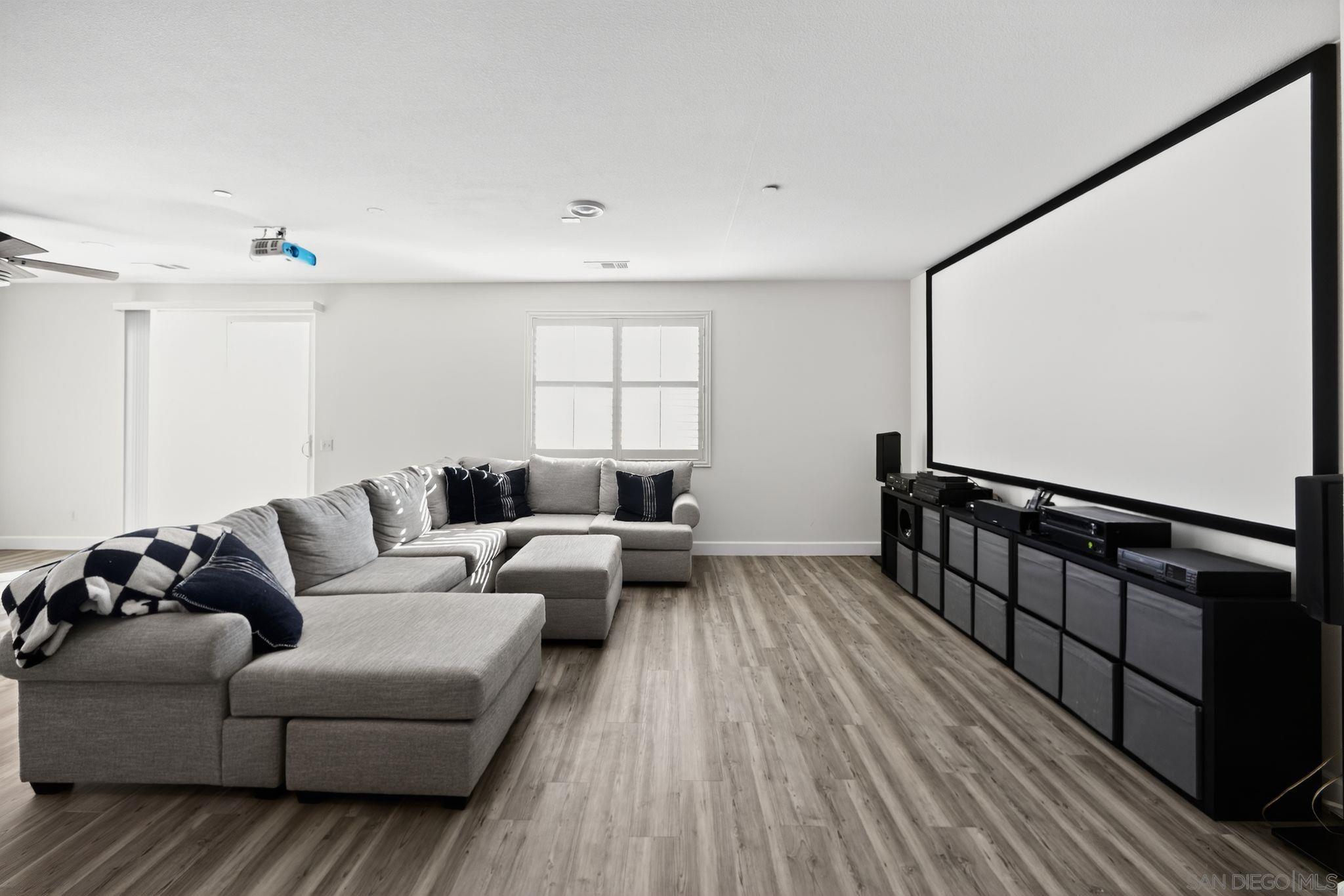 Detail Gallery Image 4 of 26 For 31818   Ruxton Street, Menifee,  CA 92584 - 4 Beds | 3/1 Baths