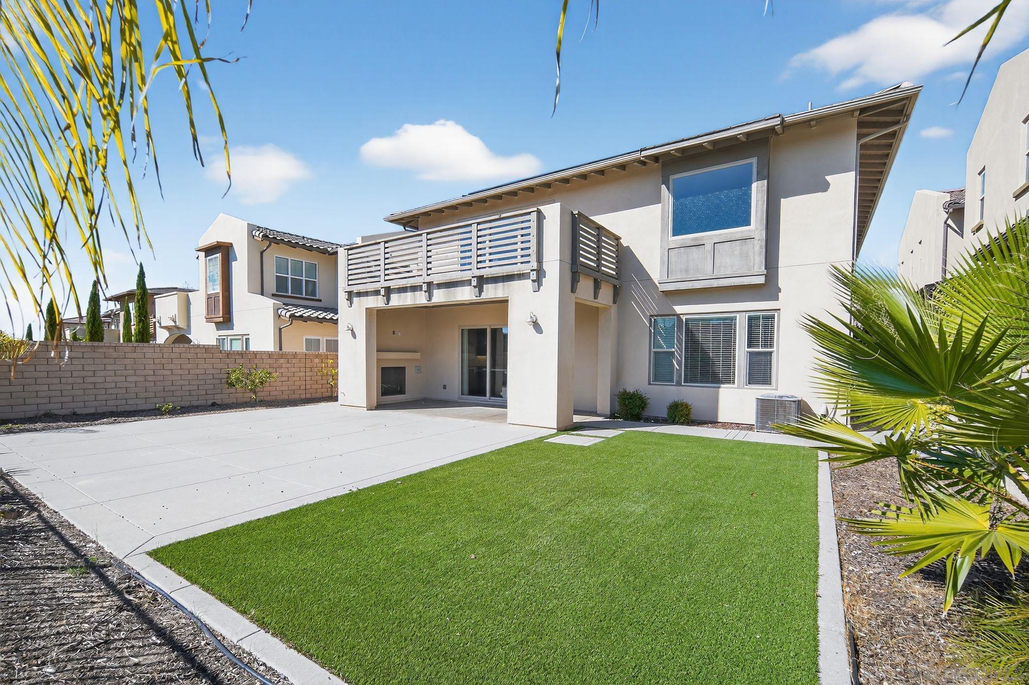 Detail Gallery Image 2 of 28 For 6693  Elegante Way, San Diego,  CA 92130 - 5 Beds | 5/1 Baths