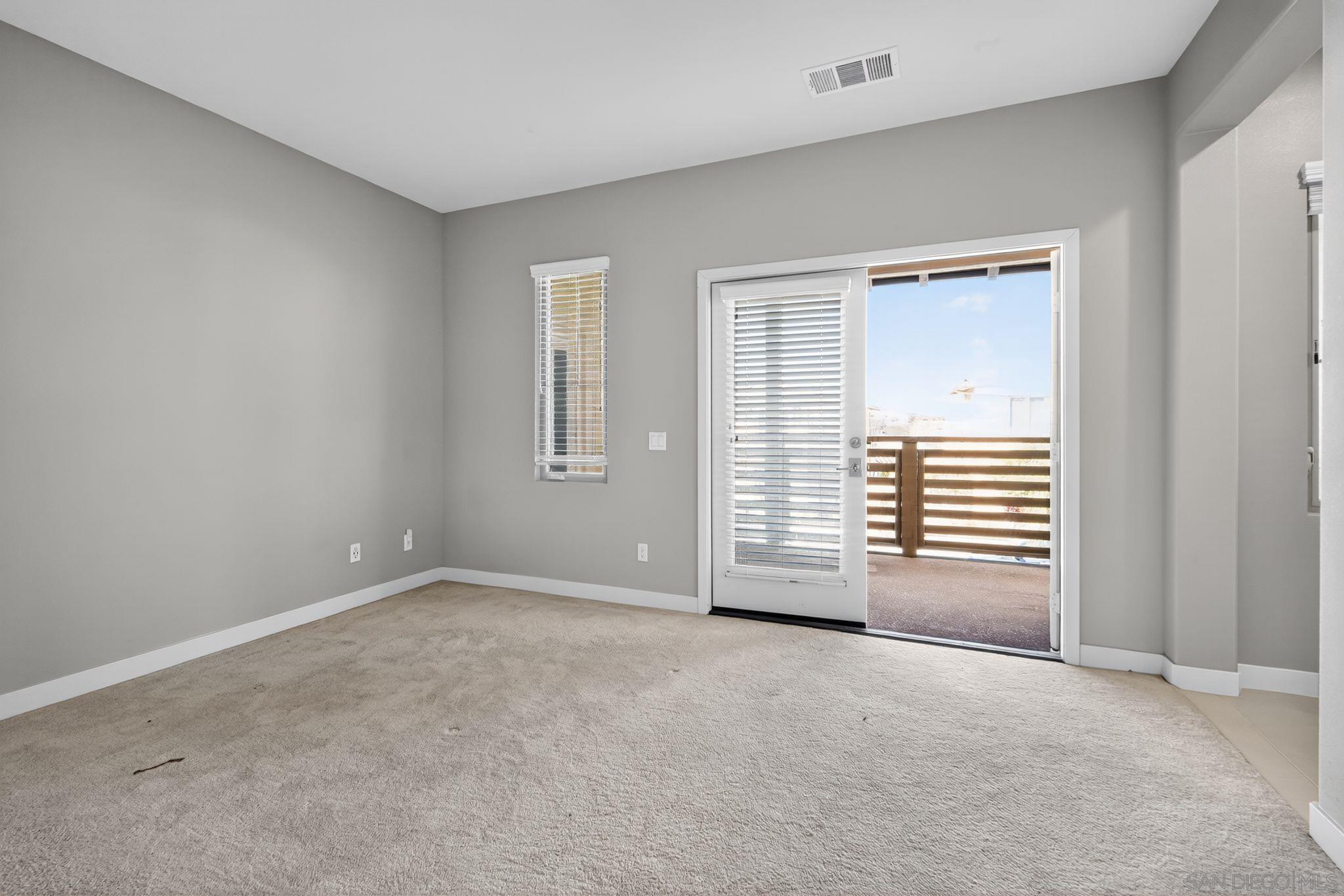 Detail Gallery Image 12 of 28 For 6693  Elegante Way, San Diego,  CA 92130 - 5 Beds | 5/1 Baths