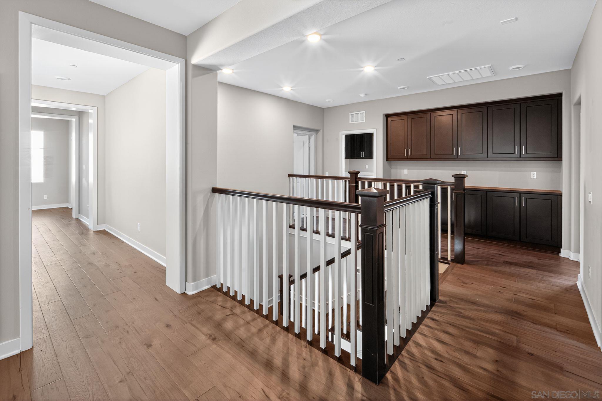 Detail Gallery Image 24 of 28 For 6693  Elegante Way, San Diego,  CA 92130 - 5 Beds | 5/1 Baths