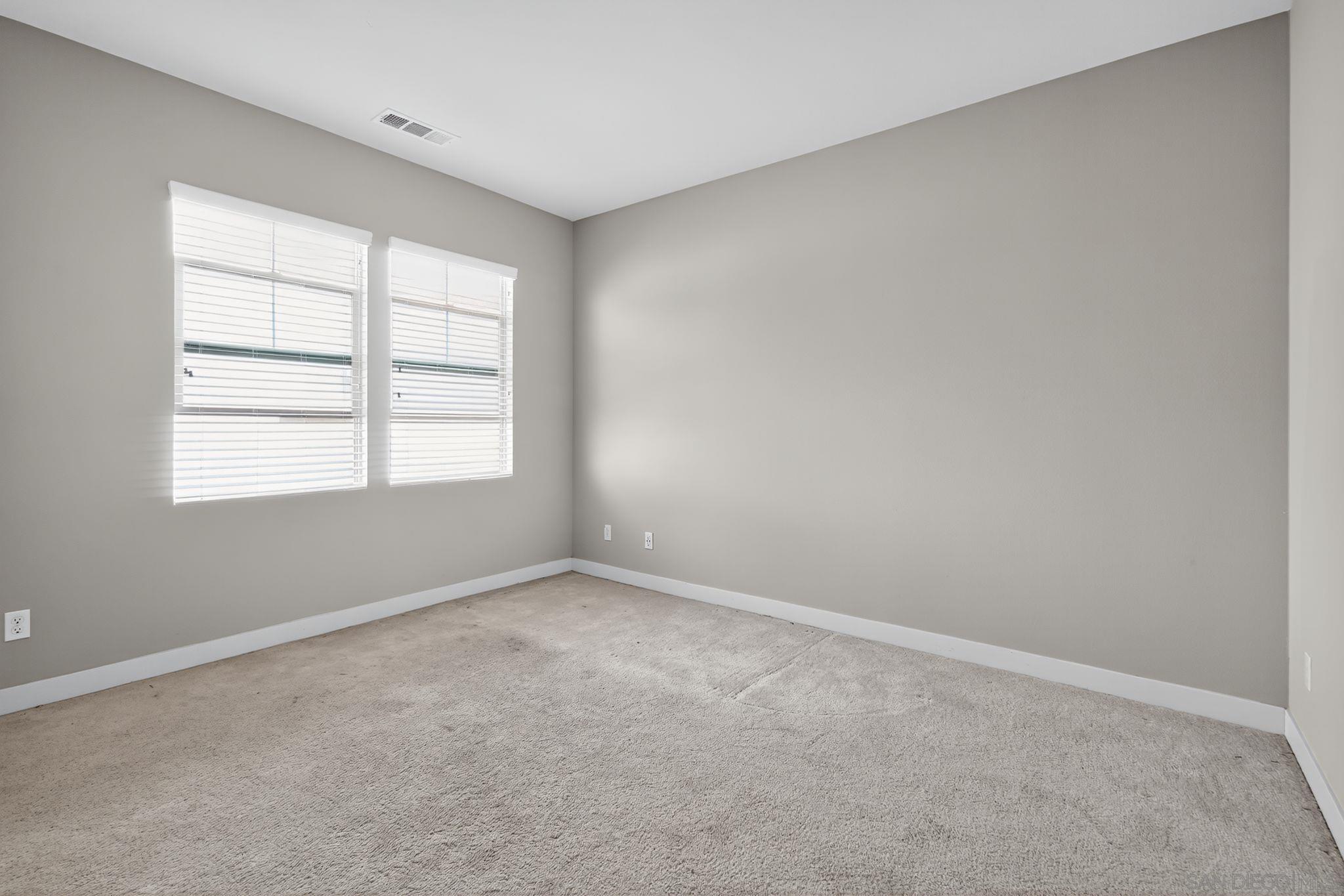 Detail Gallery Image 9 of 28 For 6693  Elegante Way, San Diego,  CA 92130 - 5 Beds | 5/1 Baths