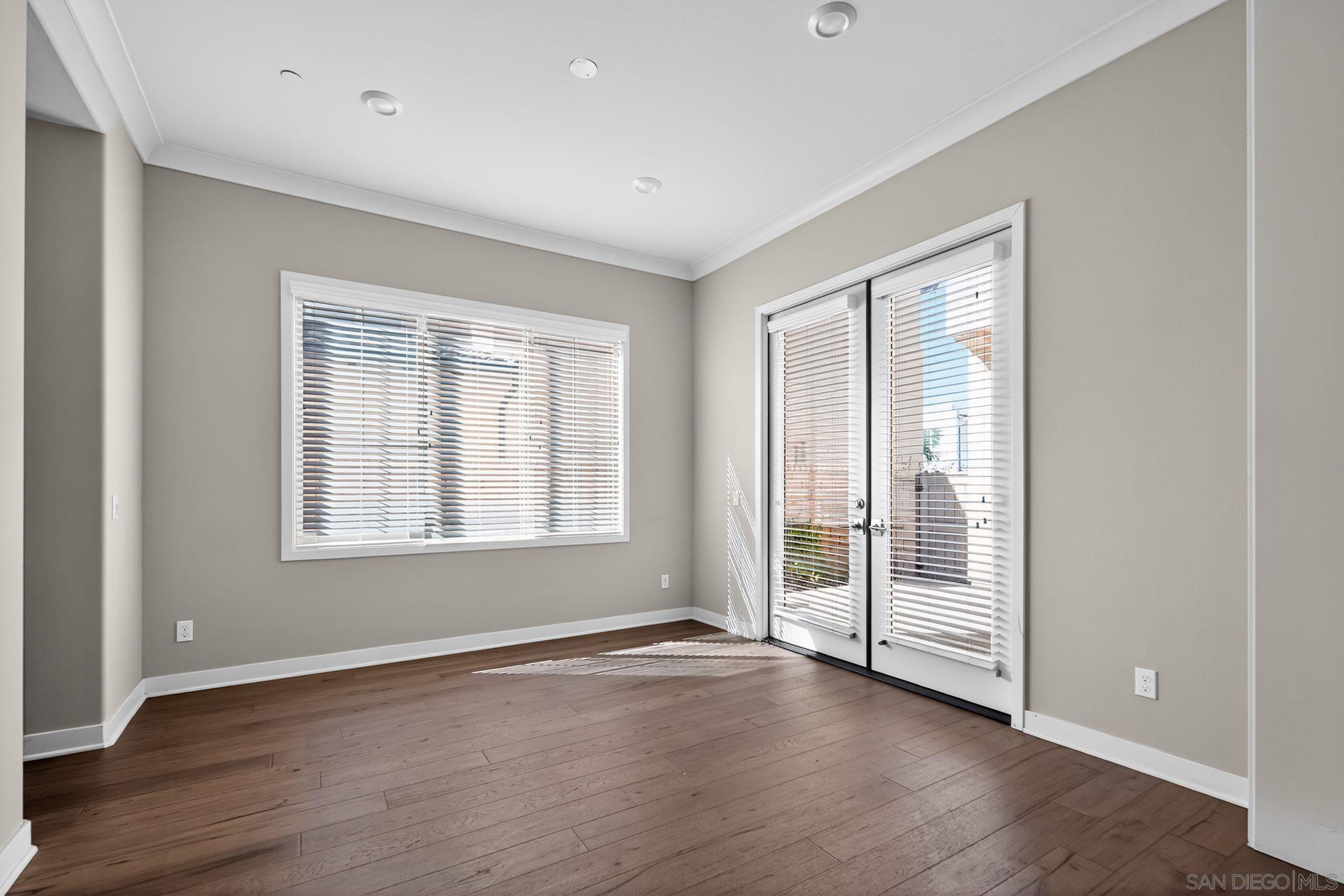 Detail Gallery Image 10 of 28 For 6693  Elegante Way, San Diego,  CA 92130 - 5 Beds | 5/1 Baths