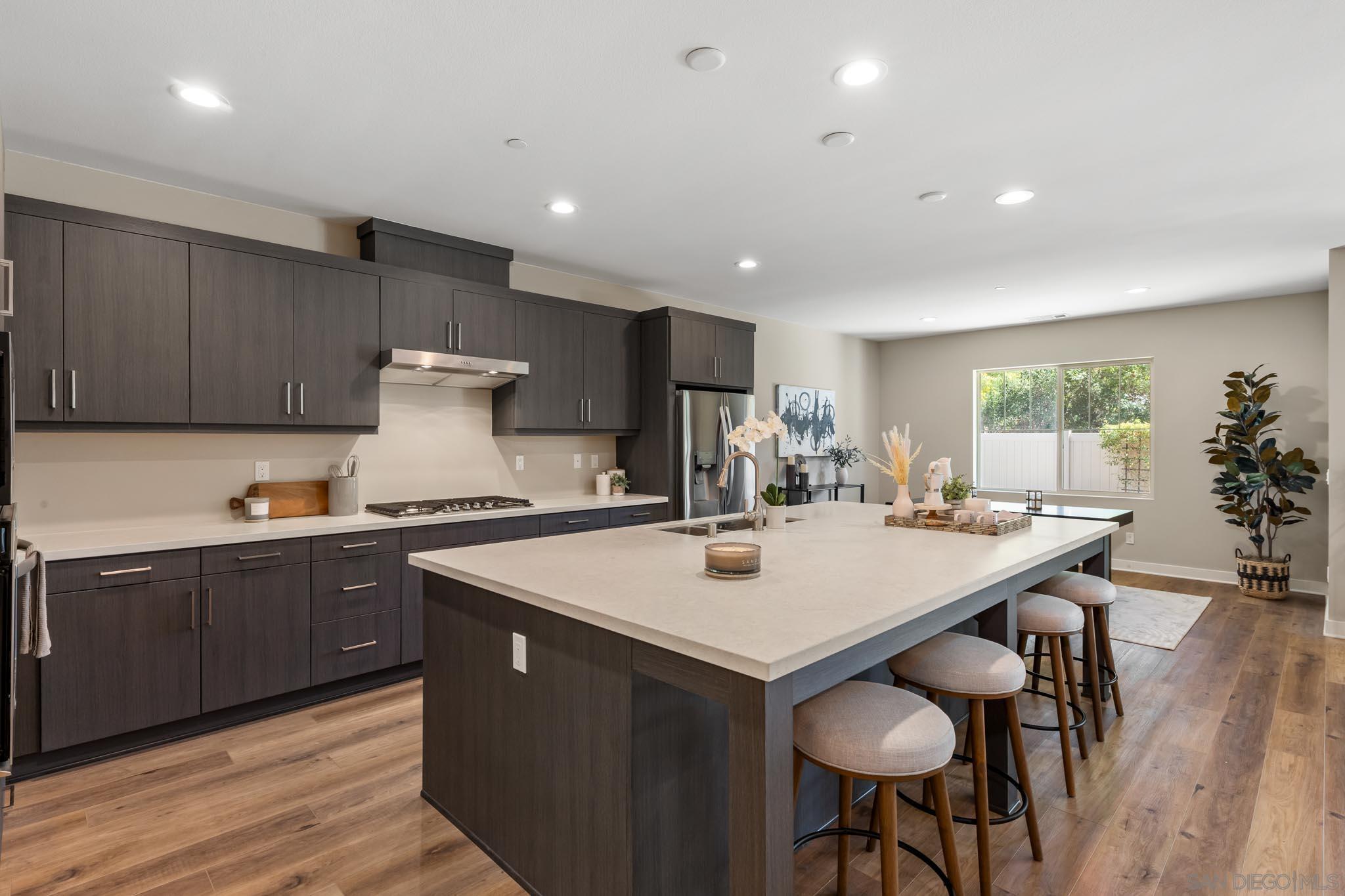 Detail Gallery Image 12 of 41 For 1525  Manzanita Hollows, Vista,  CA 92084 - 5 Beds | 3/1 Baths