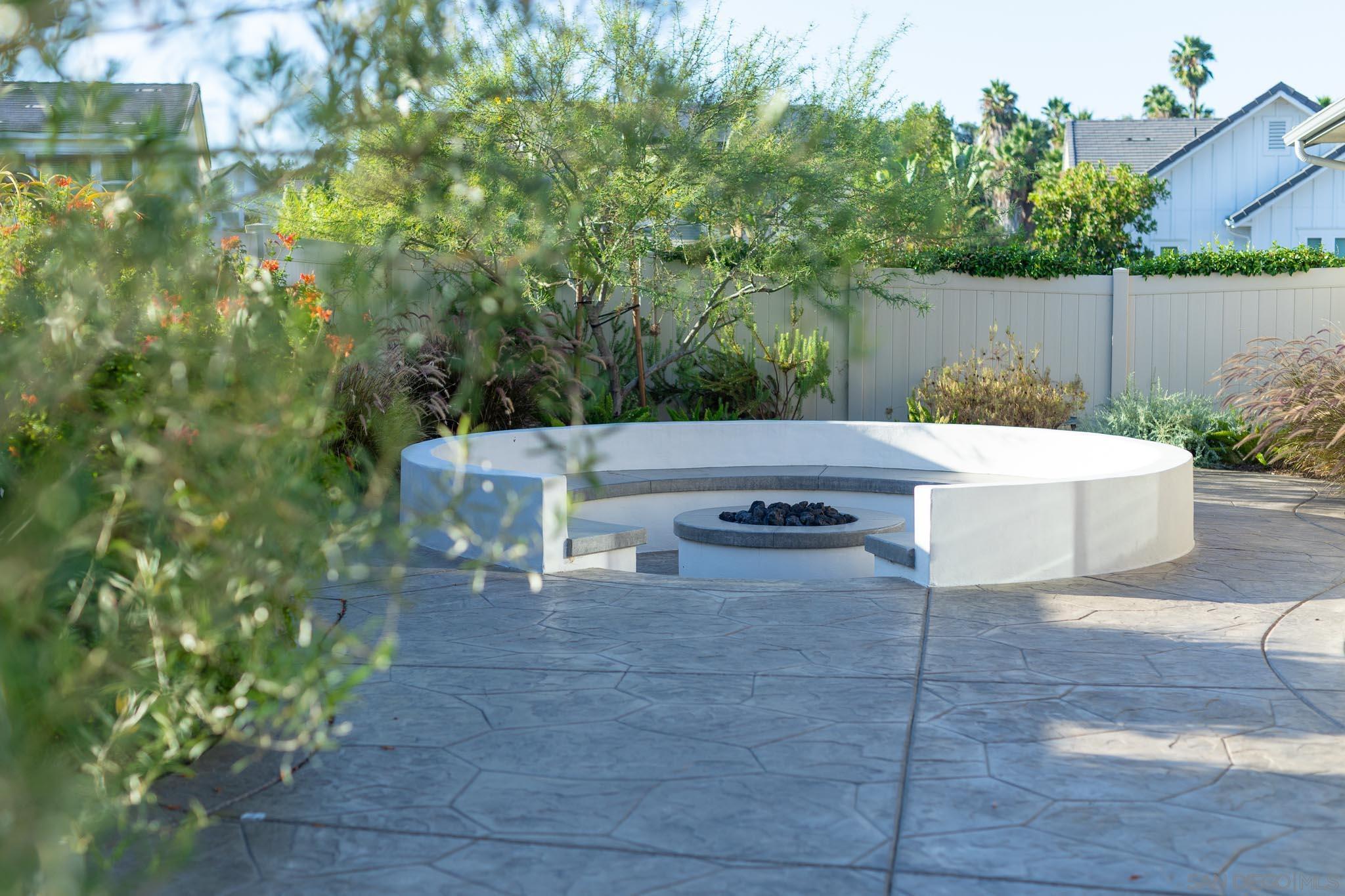 Detail Gallery Image 37 of 41 For 1525  Manzanita Hollows, Vista,  CA 92084 - 5 Beds | 3/1 Baths