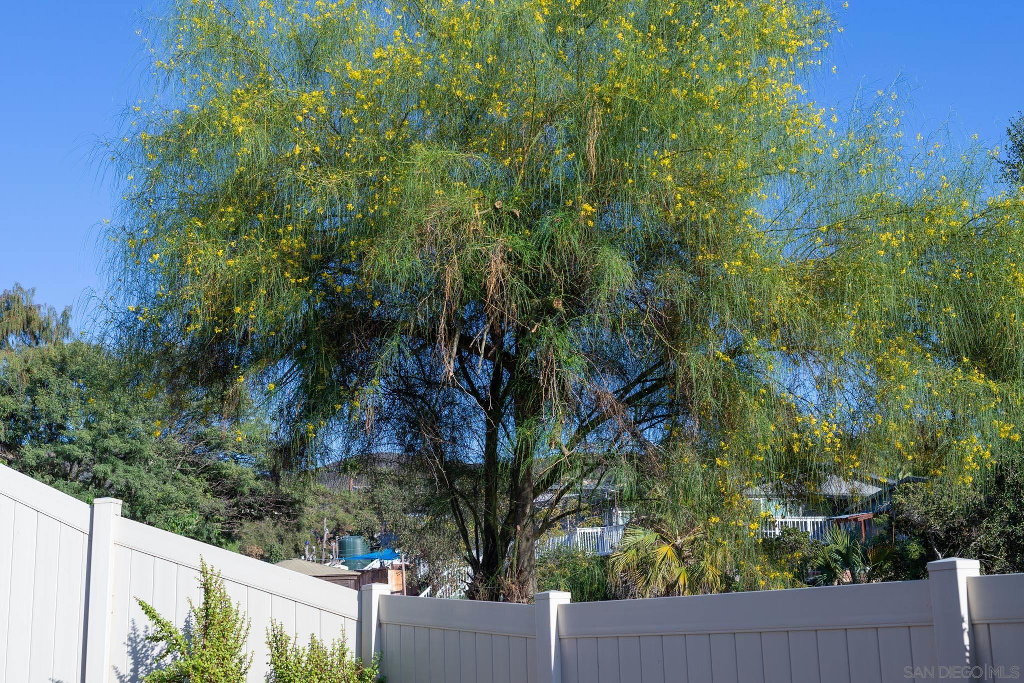 Detail Gallery Image 40 of 41 For 1525  Manzanita Hollows, Vista,  CA 92084 - 5 Beds | 3/1 Baths