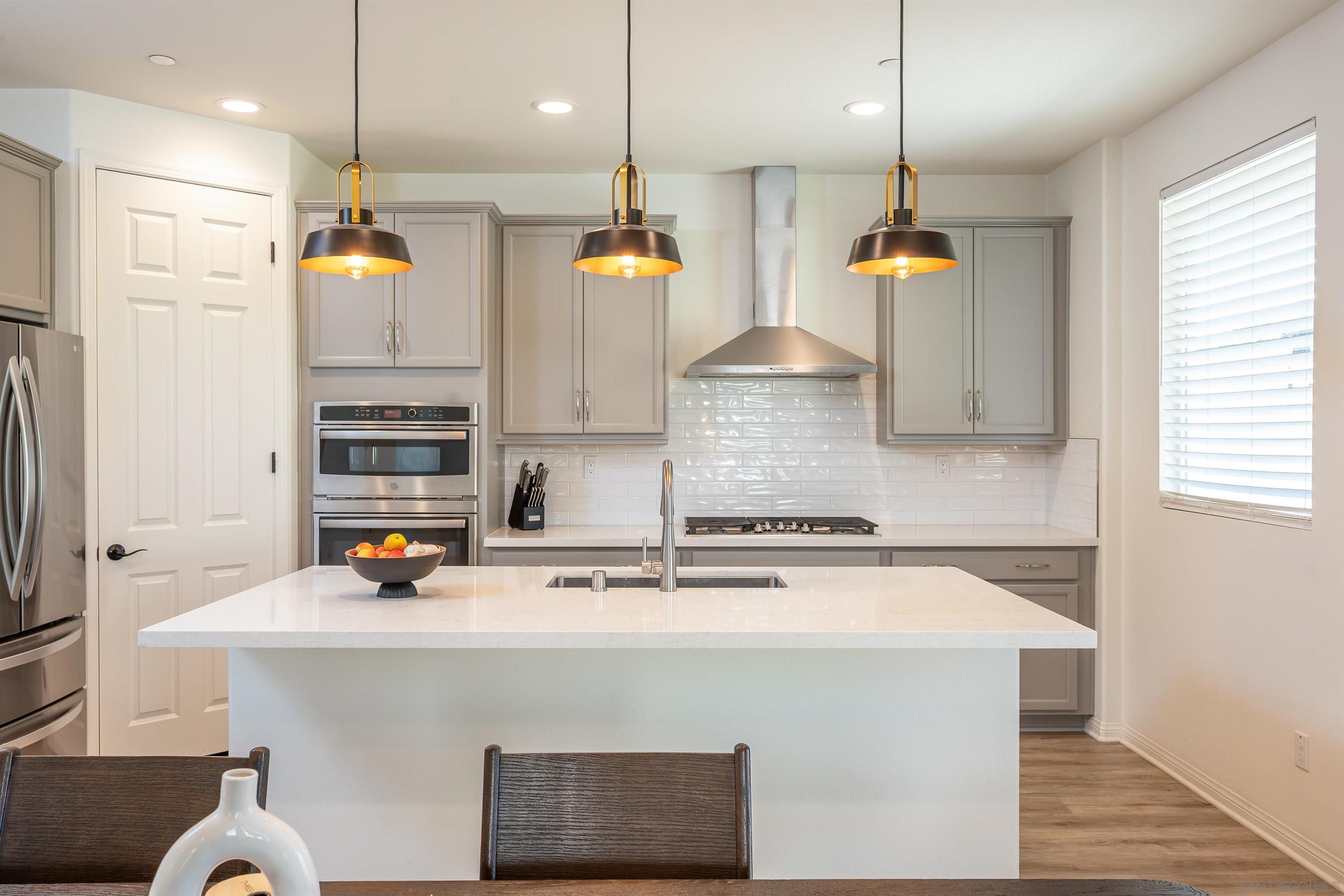 Detail Gallery Image 2 of 54 For 39297  Kindler Ln, Temecula,  CA 92591 - 3 Beds | 2/1 Baths