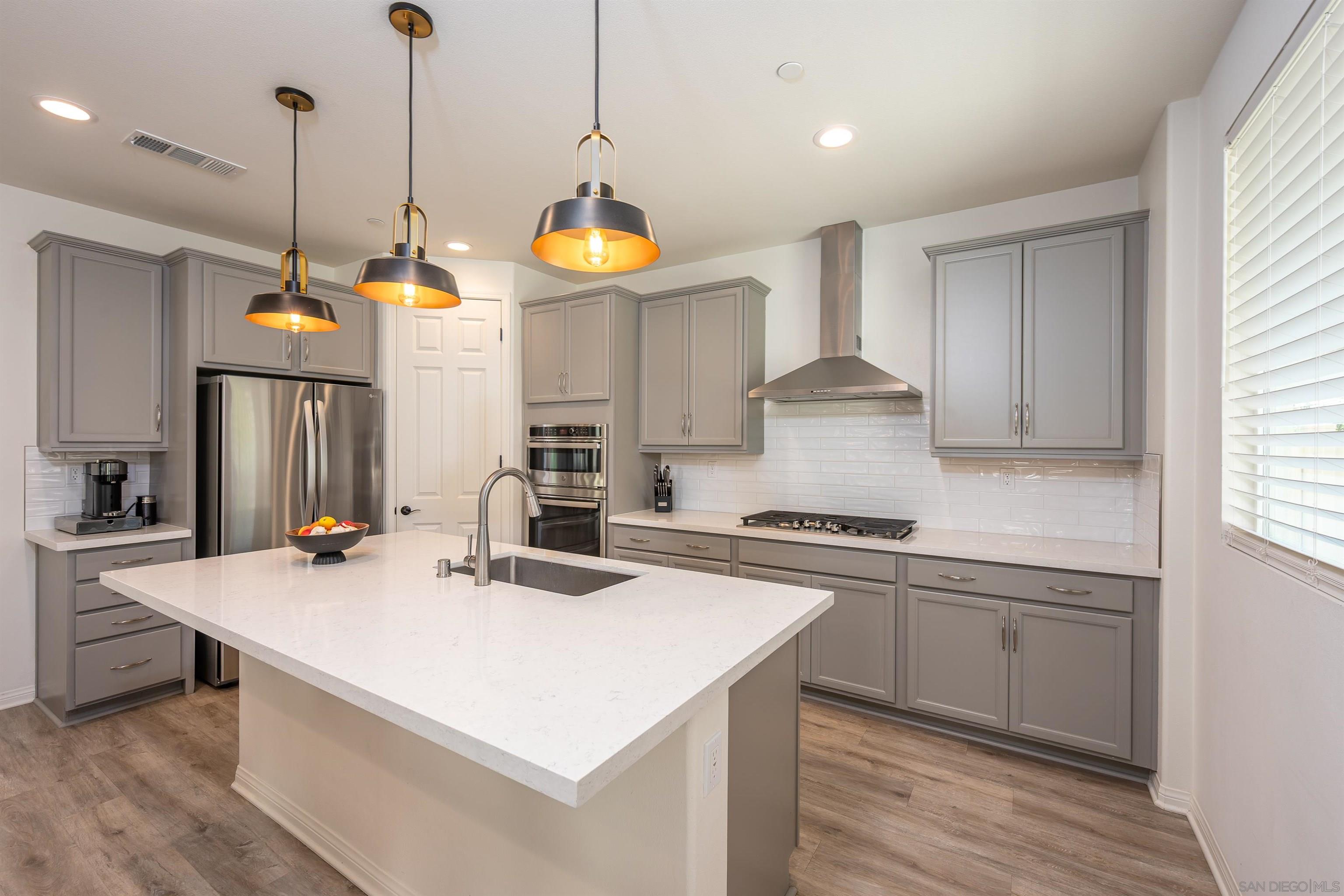 Detail Gallery Image 3 of 54 For 39297  Kindler Ln, Temecula,  CA 92591 - 3 Beds | 2/1 Baths