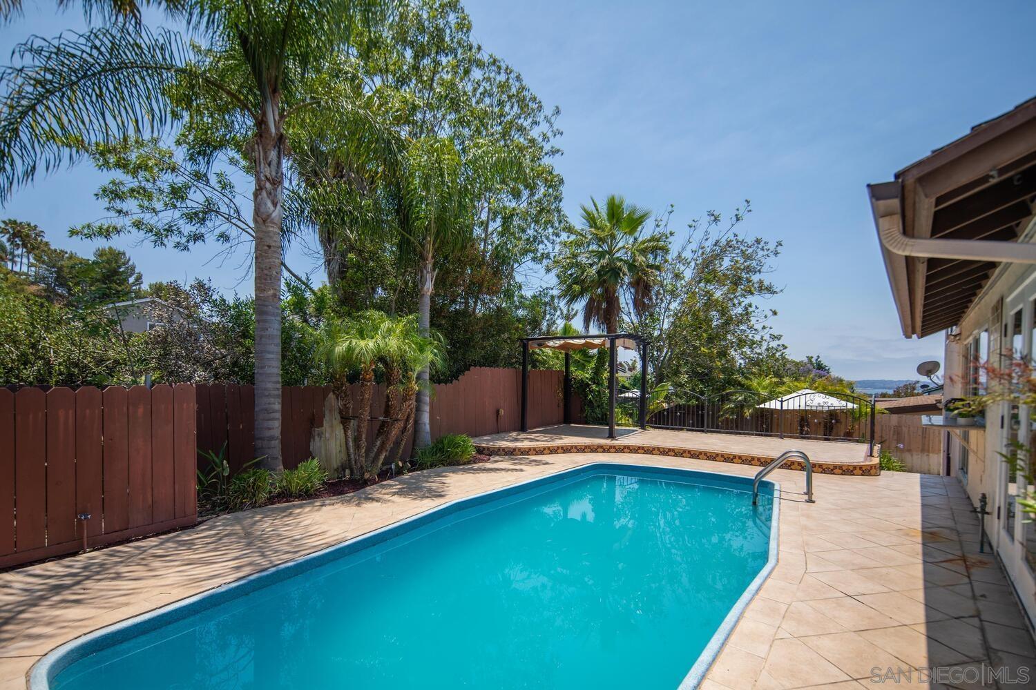 Detail Gallery Image 6 of 50 For 4135  Huerfano Ave, San Diego,  CA 92117 - 4 Beds | 2/1 Baths