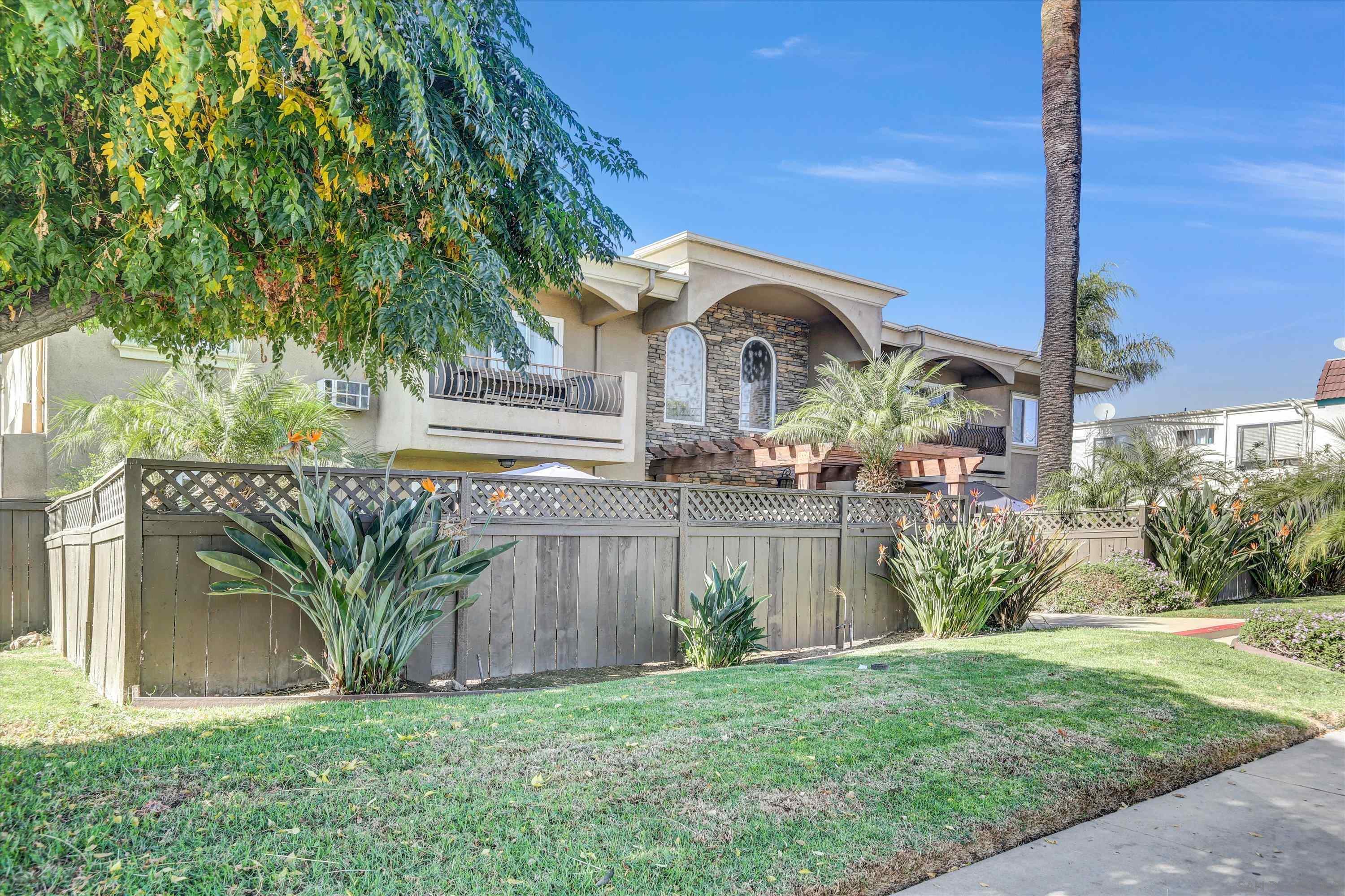 Detail Gallery Image 2 of 25 For 188 S Lincoln Ave  #14,  El Cajon,  CA 92020 - 2 Beds | 1/1 Baths