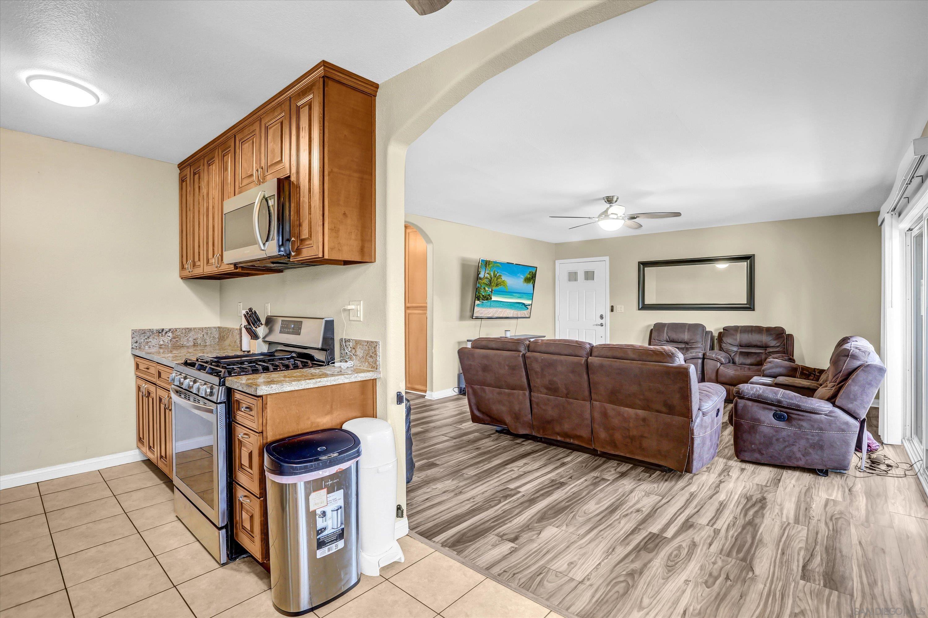 Detail Gallery Image 12 of 25 For 188 S Lincoln Ave  #14,  El Cajon,  CA 92020 - 2 Beds | 1/1 Baths