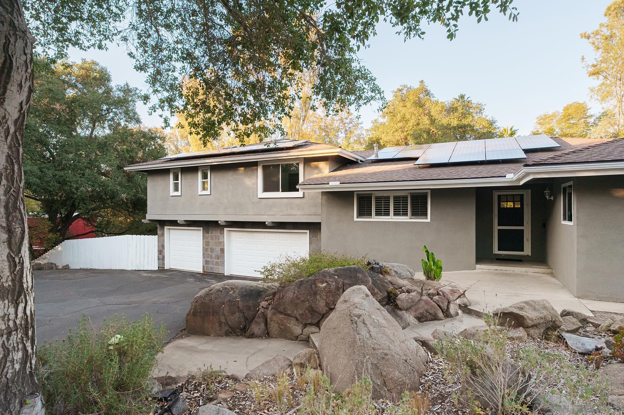 Detail Gallery Image 2 of 30 For 13664  Jack Rabbit Rd, Poway,  CA 92064 - 5 Beds | 3/1 Baths