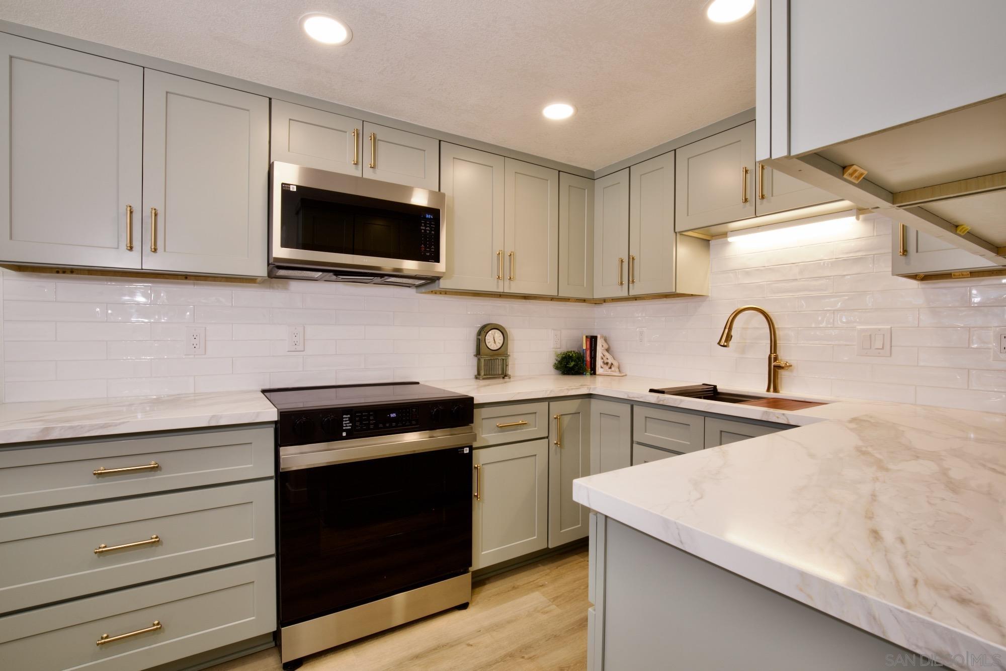 Detail Gallery Image 3 of 4 For 12525  Julian Avenue, Lakeside,  CA 92040 - 3 Beds | 1 Baths