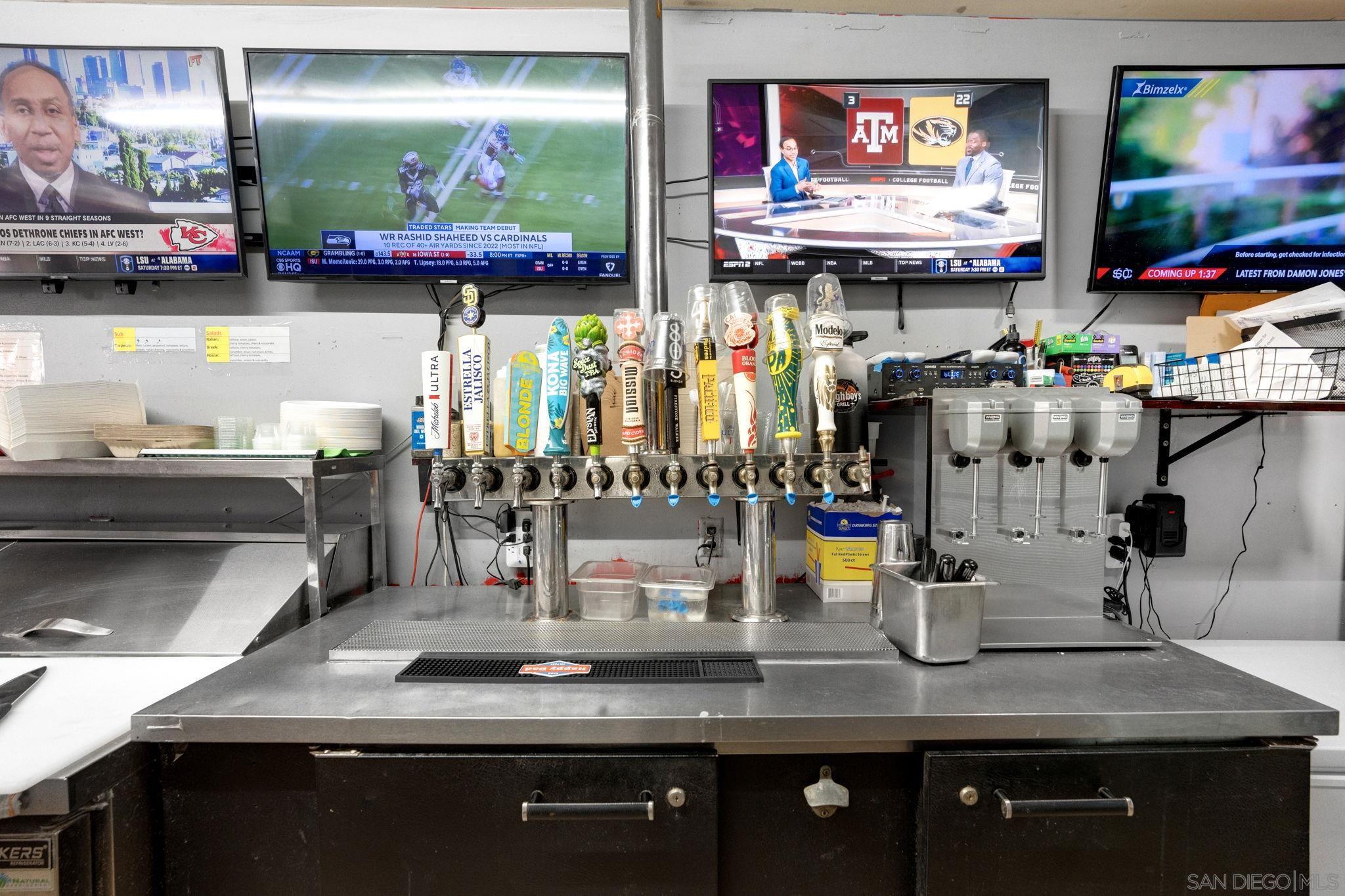 Detail Gallery Image 12 of 36 For 4994  Newport Ave, San Diego,  CA 92107 - – Beds | – Baths