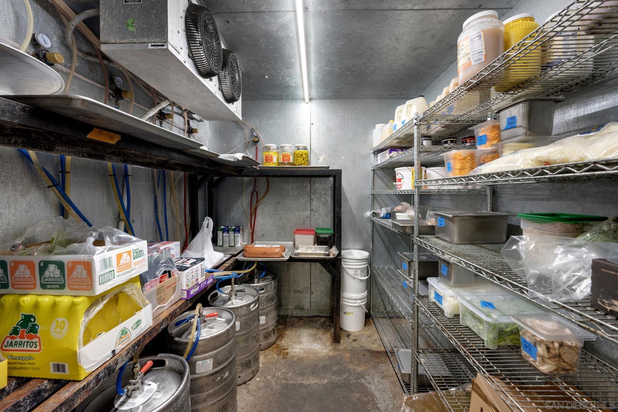 Detail Gallery Image 14 of 36 For 4994  Newport Ave, San Diego,  CA 92107 - – Beds | – Baths