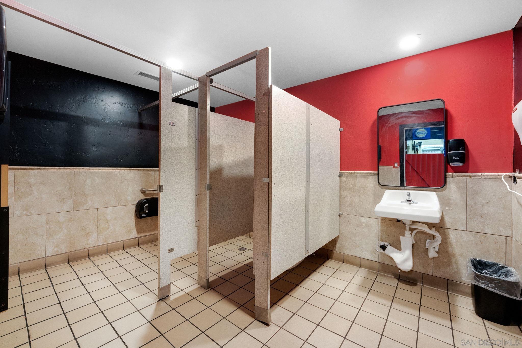 Detail Gallery Image 21 of 36 For 4994  Newport Ave, San Diego,  CA 92107 - – Beds | – Baths