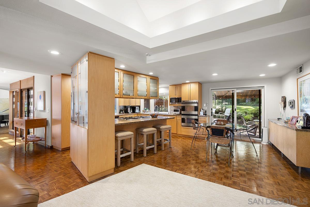 Detail Gallery Image 12 of 73 For 6346  Ridge Manor Avenue, San Diego,  CA 92120 - 5 Beds | 3/1 Baths