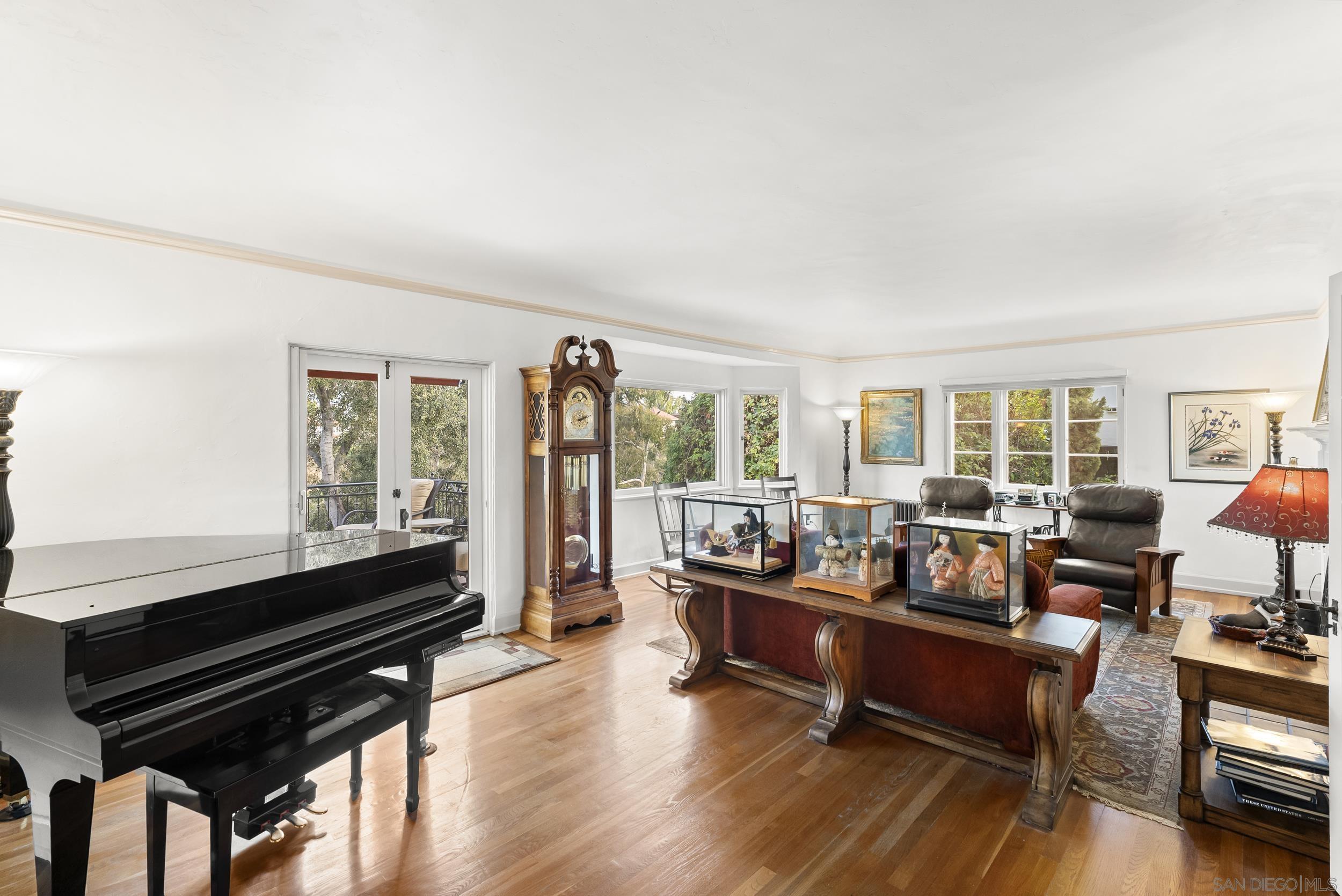 Detail Gallery Image 11 of 53 For 4399  Hermosa Way, San Diego,  CA 92103 - 6 Beds | 3/1 Baths